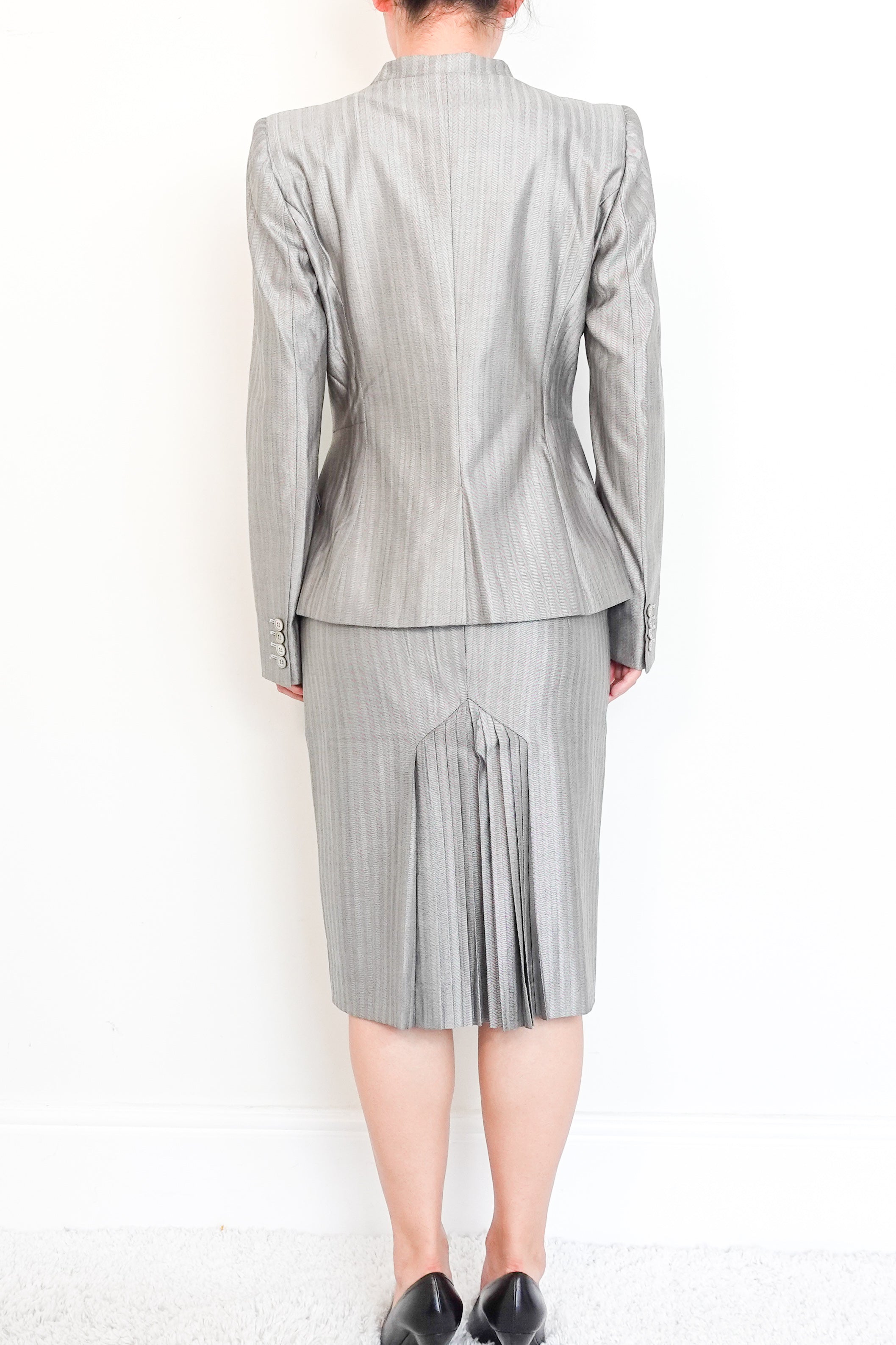 Alexander-McQueen-Herringbone-Suit-skirt-set-back-picture
