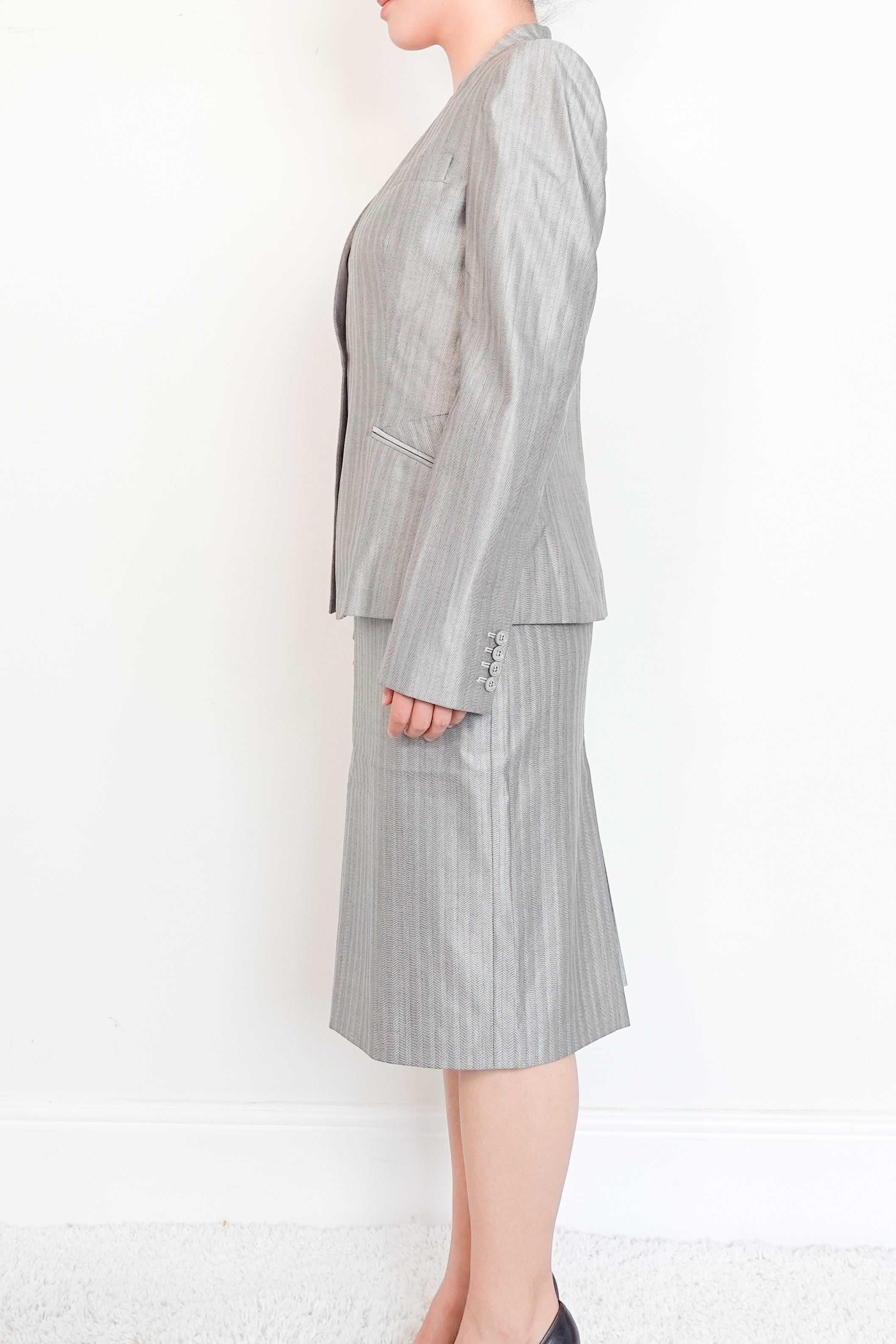 Alexander-McQueen-Herringbone-Suit-skirt-set-side-picture