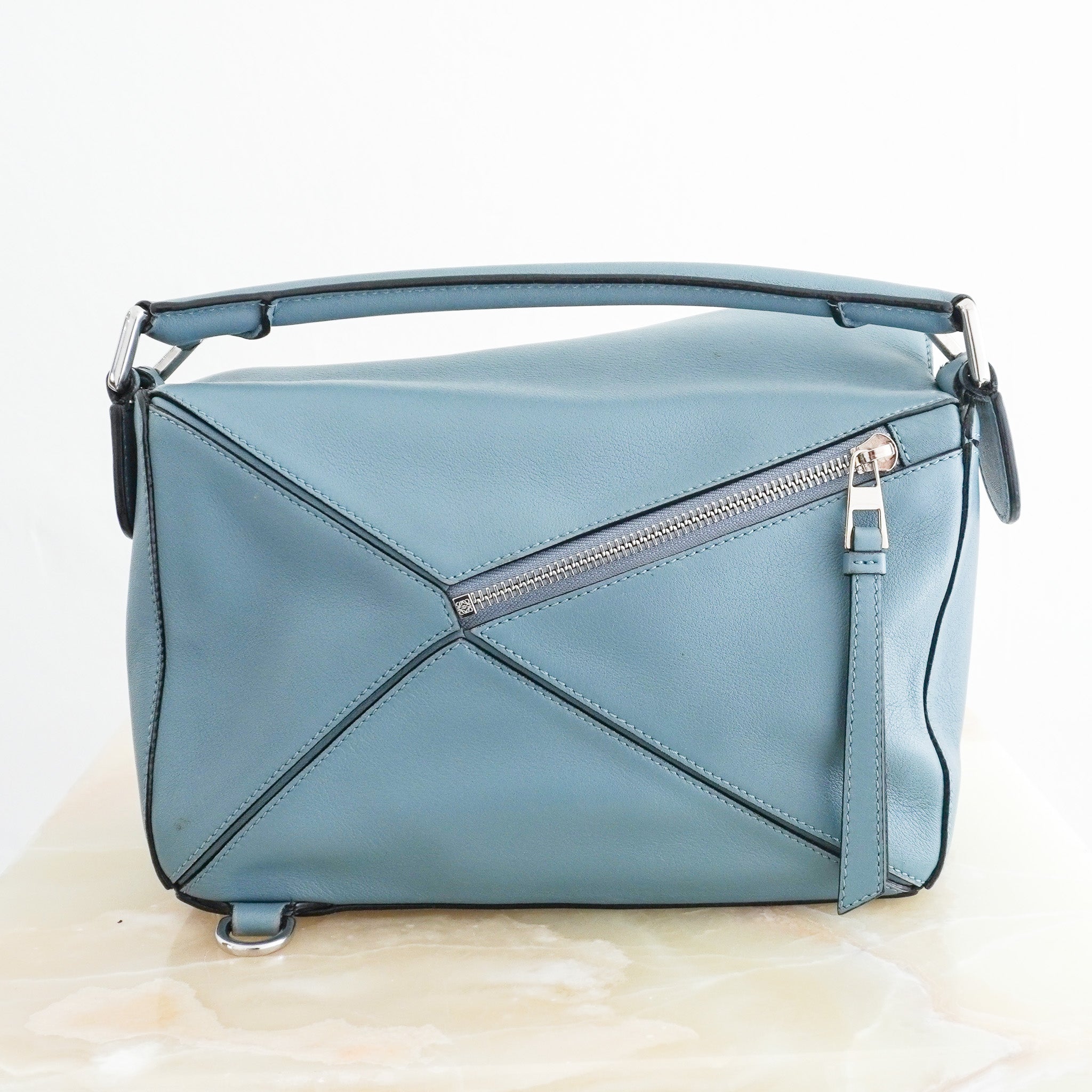 Back image of the Loewe Medium Puzzle Bag