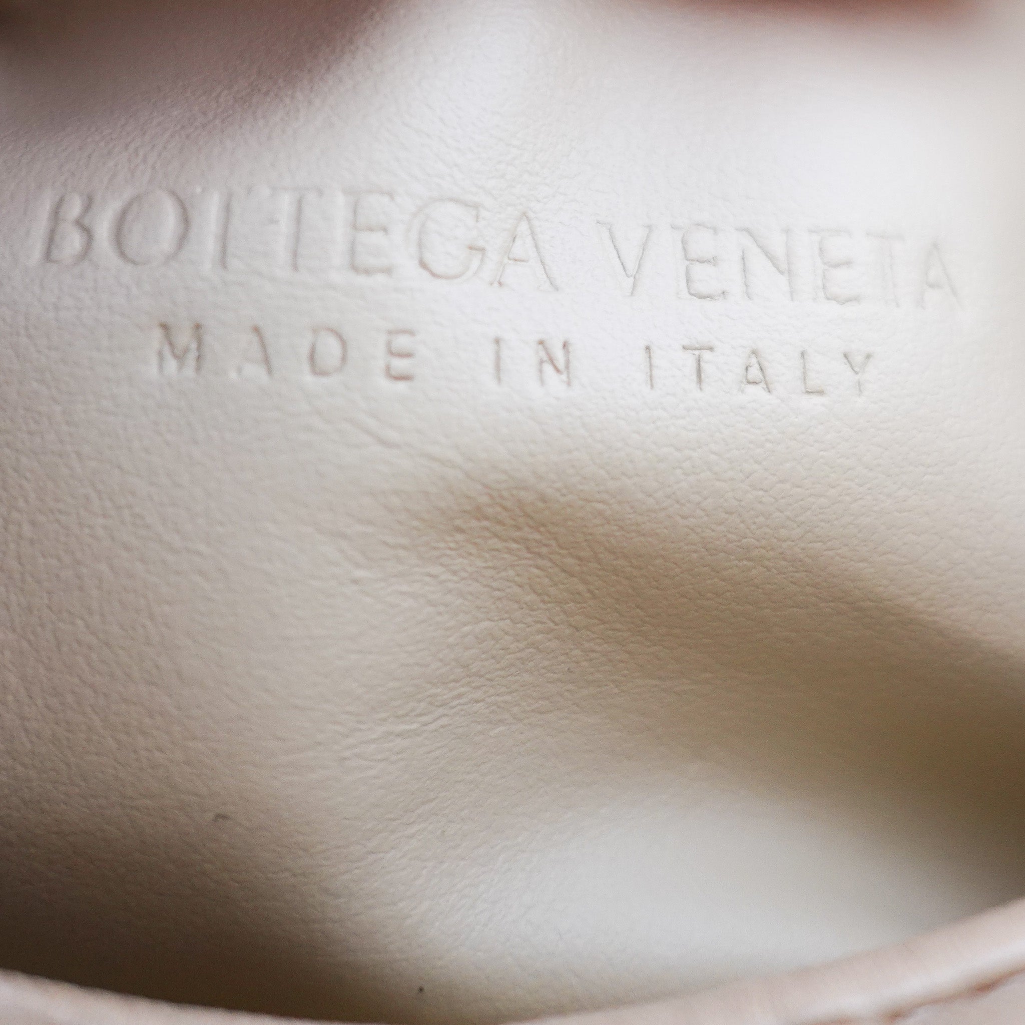 Bottega-Veneta-Teen-Jodie-Beige-Bag-interior-photo