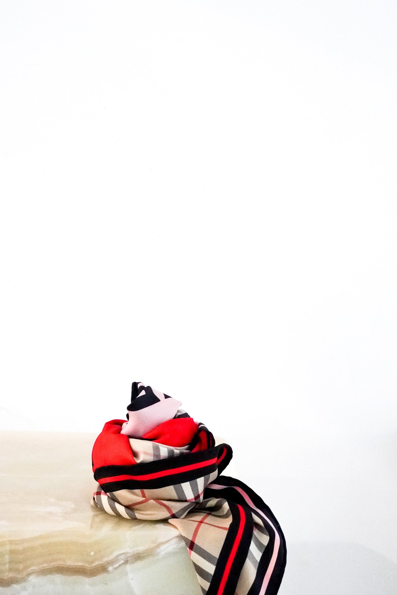 Burberry-Horseferry-Print-Check-Scarf