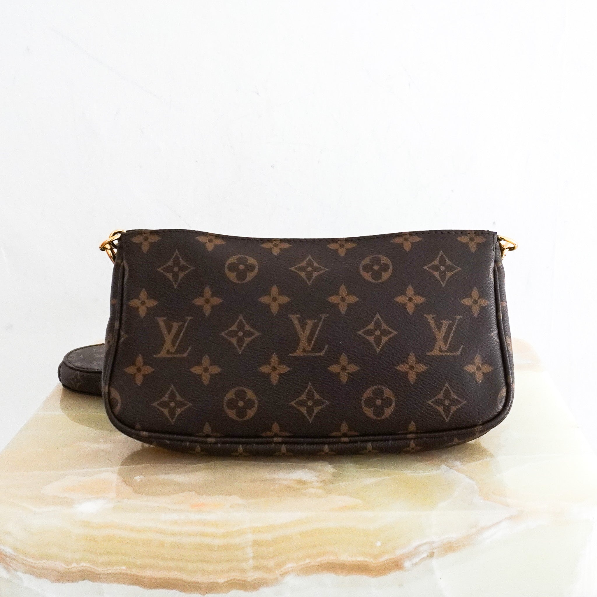 CURRENT-SEASON-Louis-Vuitton-Monogram-Multi-Pochette-Accessoires-Bag-back-picture