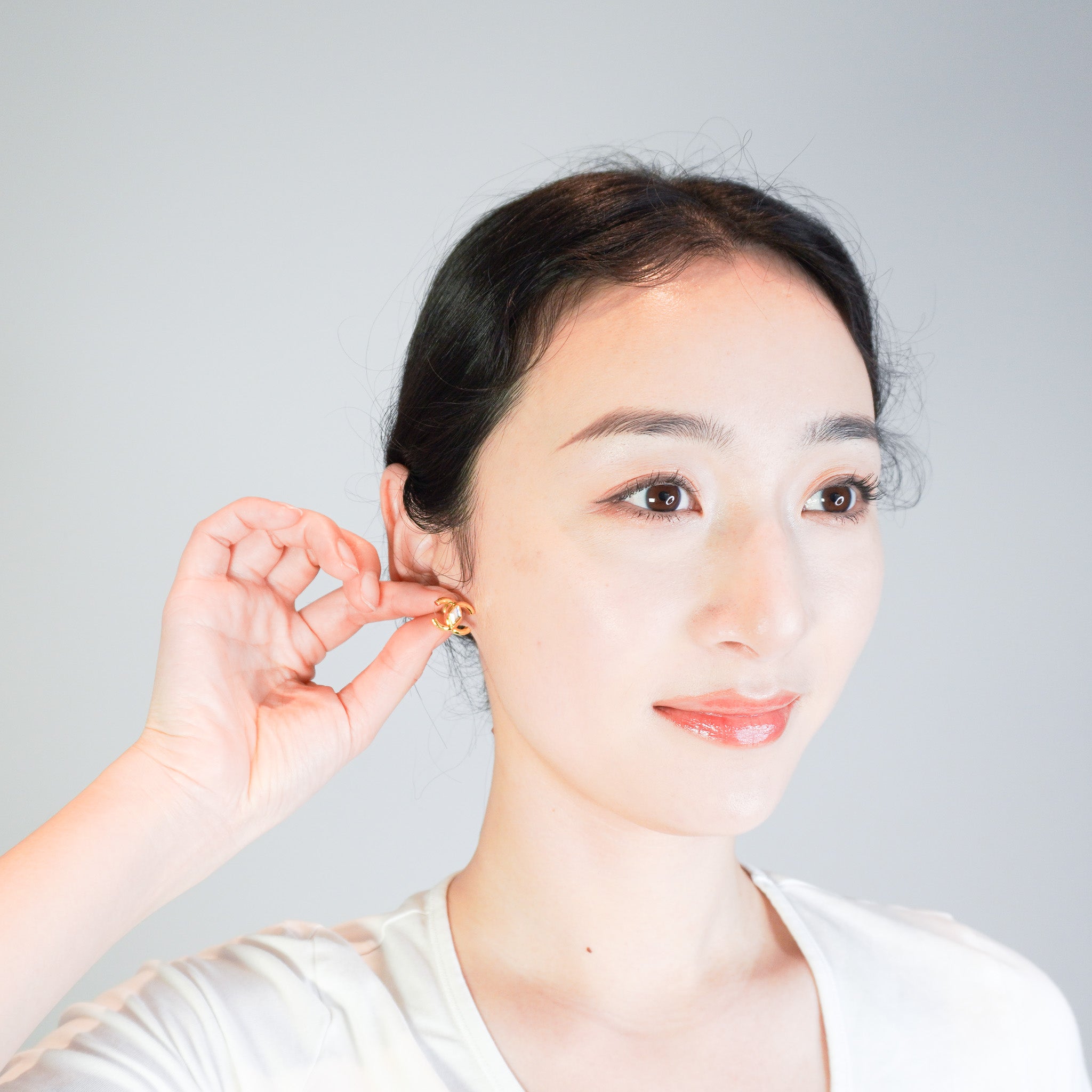 Chanel-Double-CC-Stud-Earrings-side-picture