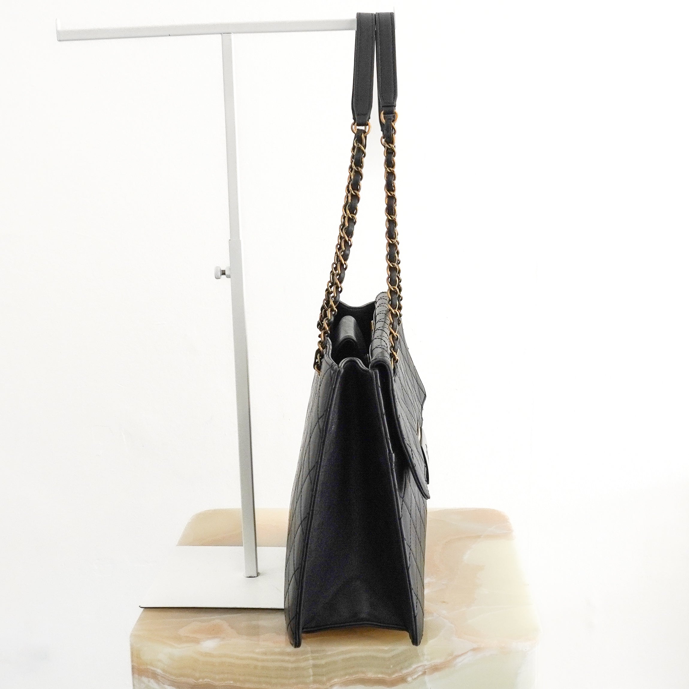 Chanel Black Lambskin Beauty Lock Shopping side Bag front photo chelsea london