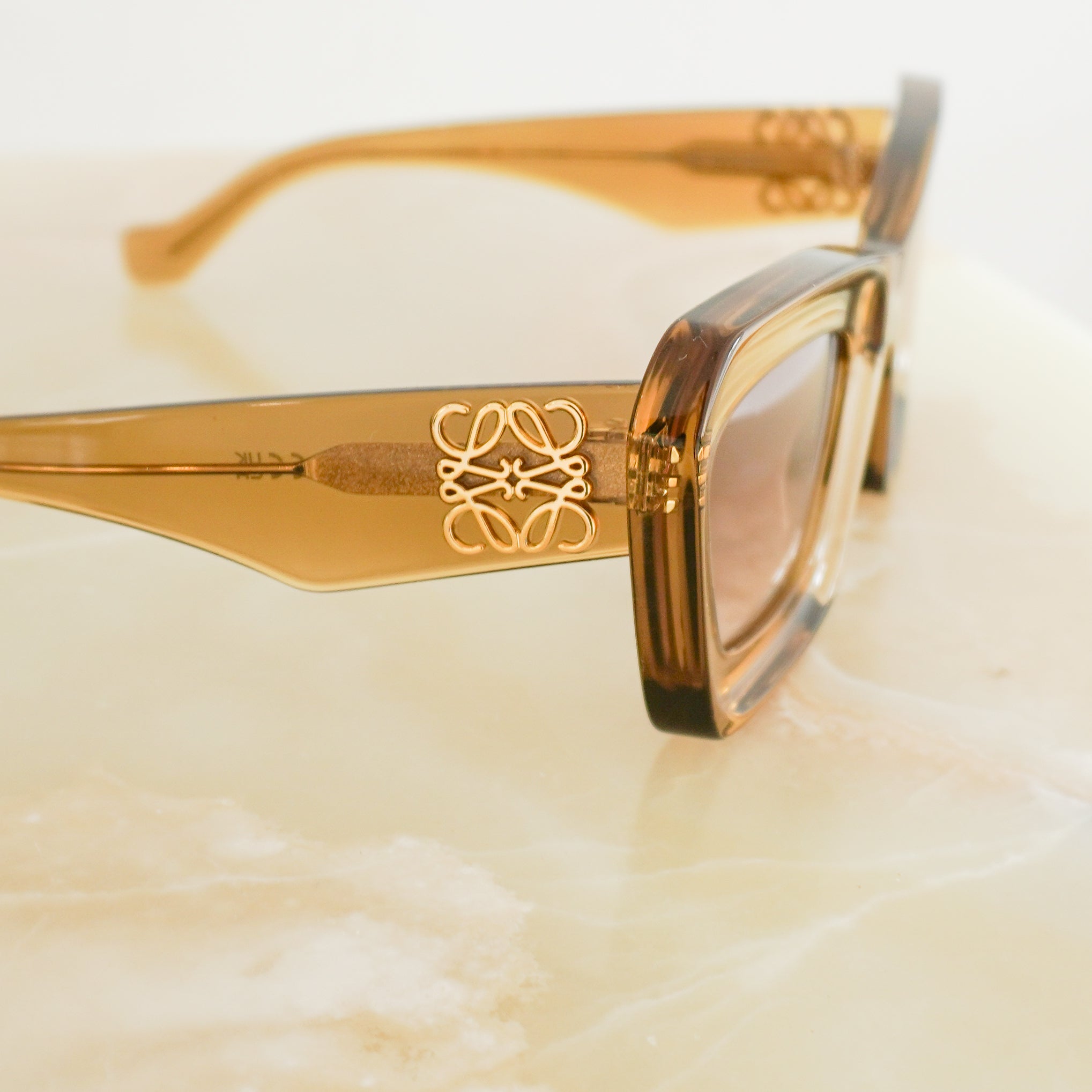 Loewe Anagram LW40145I 96F Brown Cat-Eye Sunglasses (RRP £330) | Authentic Preloved FINAL SALE
