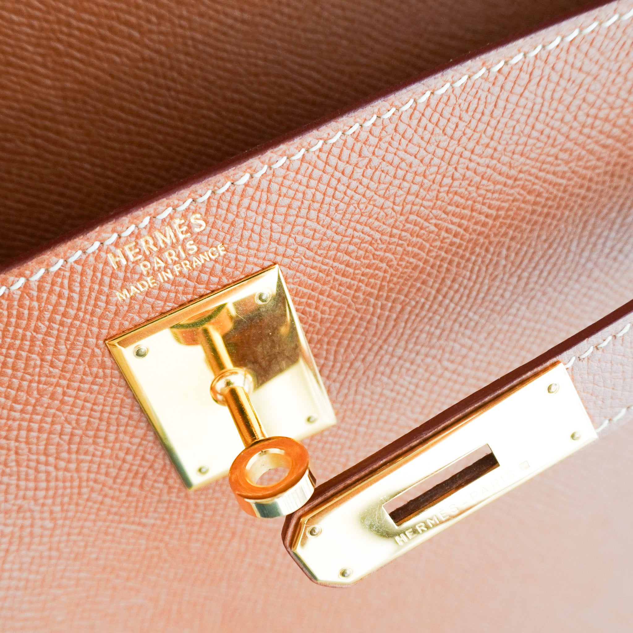 Hermès Kelly 32 Retourne Gold Courchevel | Authentic Preloved - Reloved Again