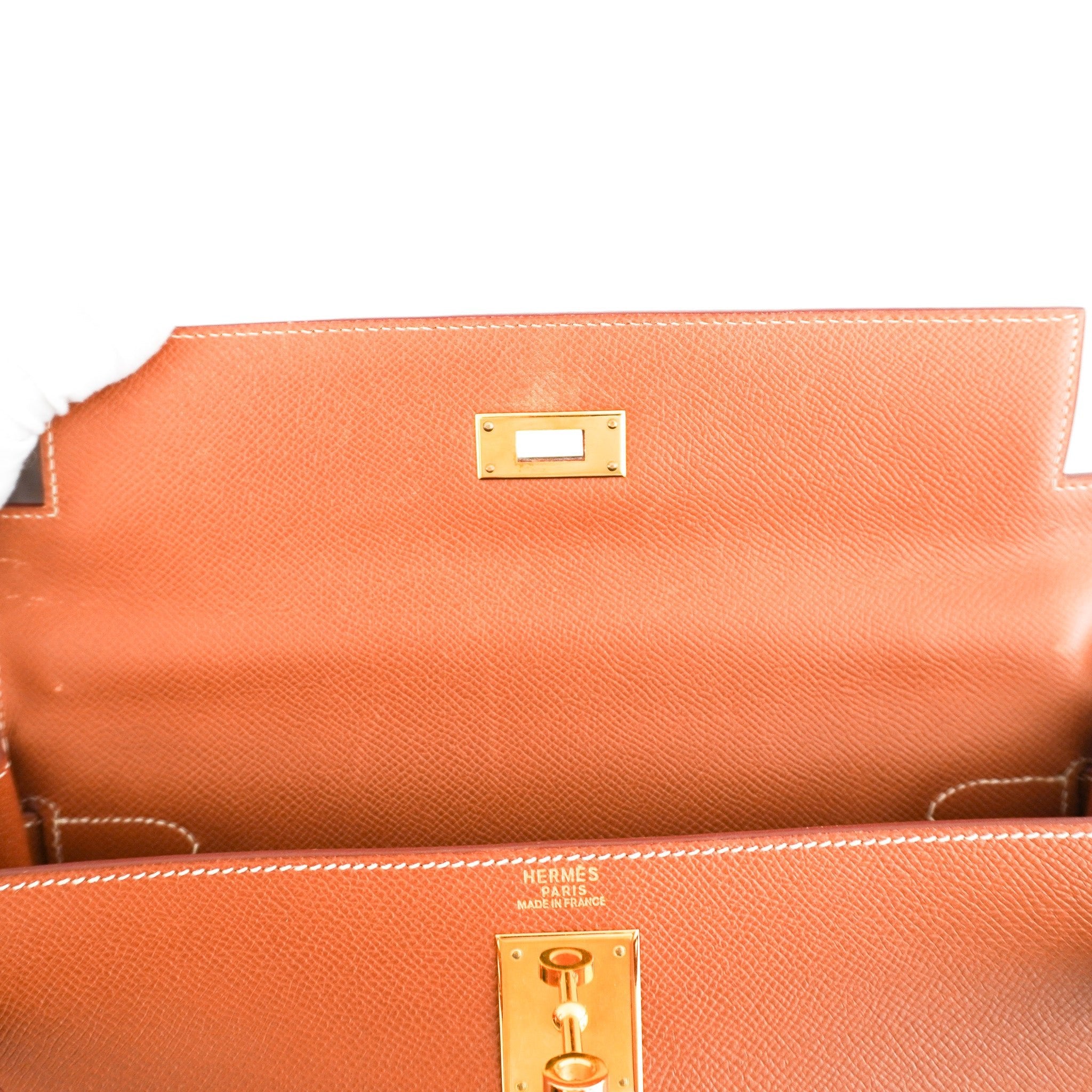 Hermès Kelly 32 Retourne Gold Courchevel | Authentic Preloved - Reloved Again