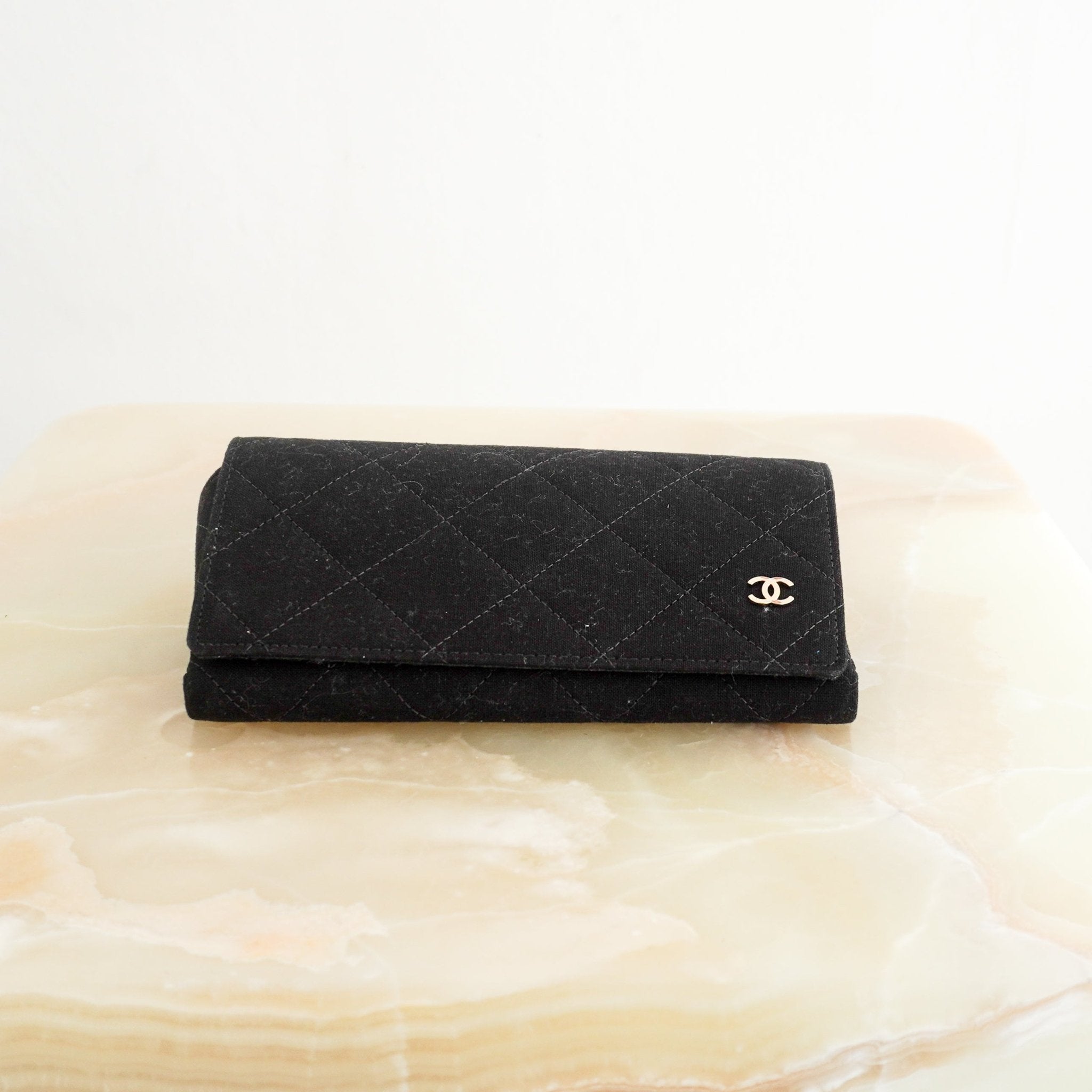 CURRENT SEASON Chanel 6056 Black & White Cat-Eye Sunglasses (RRP £385) | Authentic Preloved FINAL SALE - Reloved Again