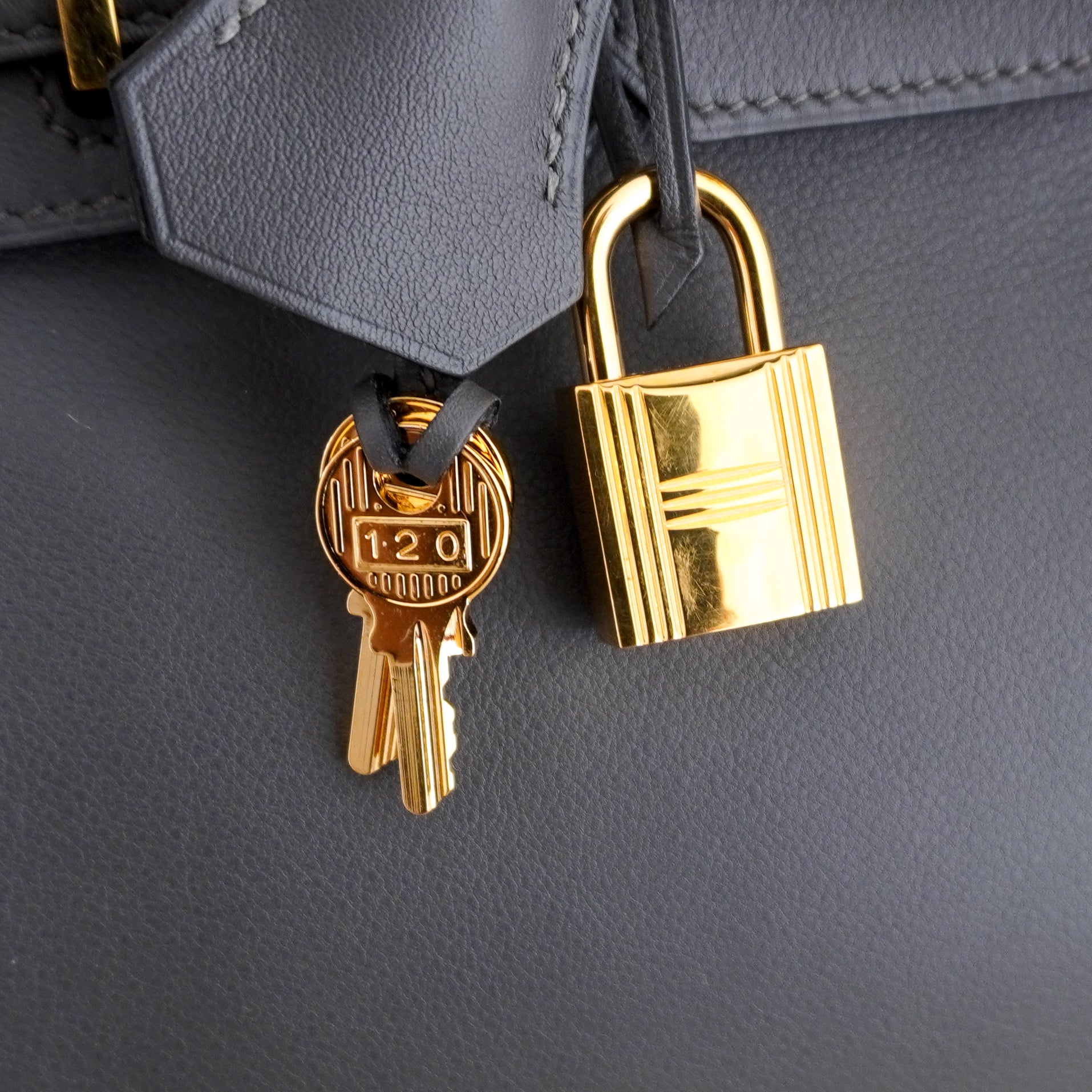 Hermès Birkin 25 Retourne Etain Swift Leather Gold-Tone Hardware | Authentic Preloved