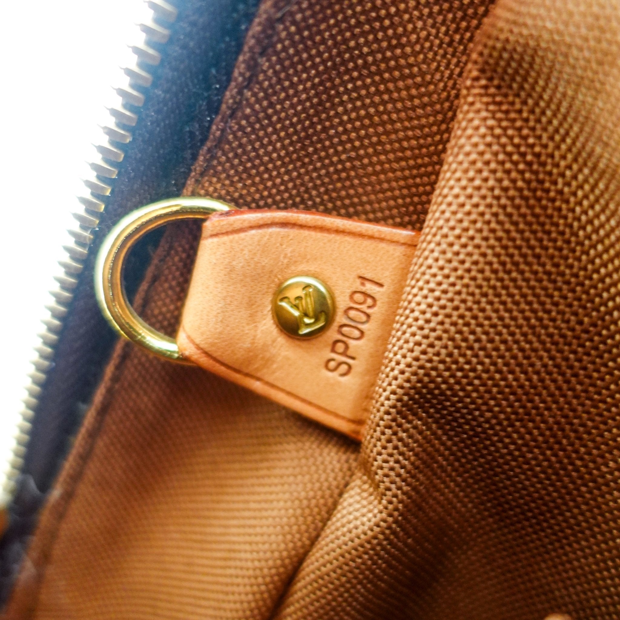 Manhattan GM bag RRP £1.1k - Reloved Again