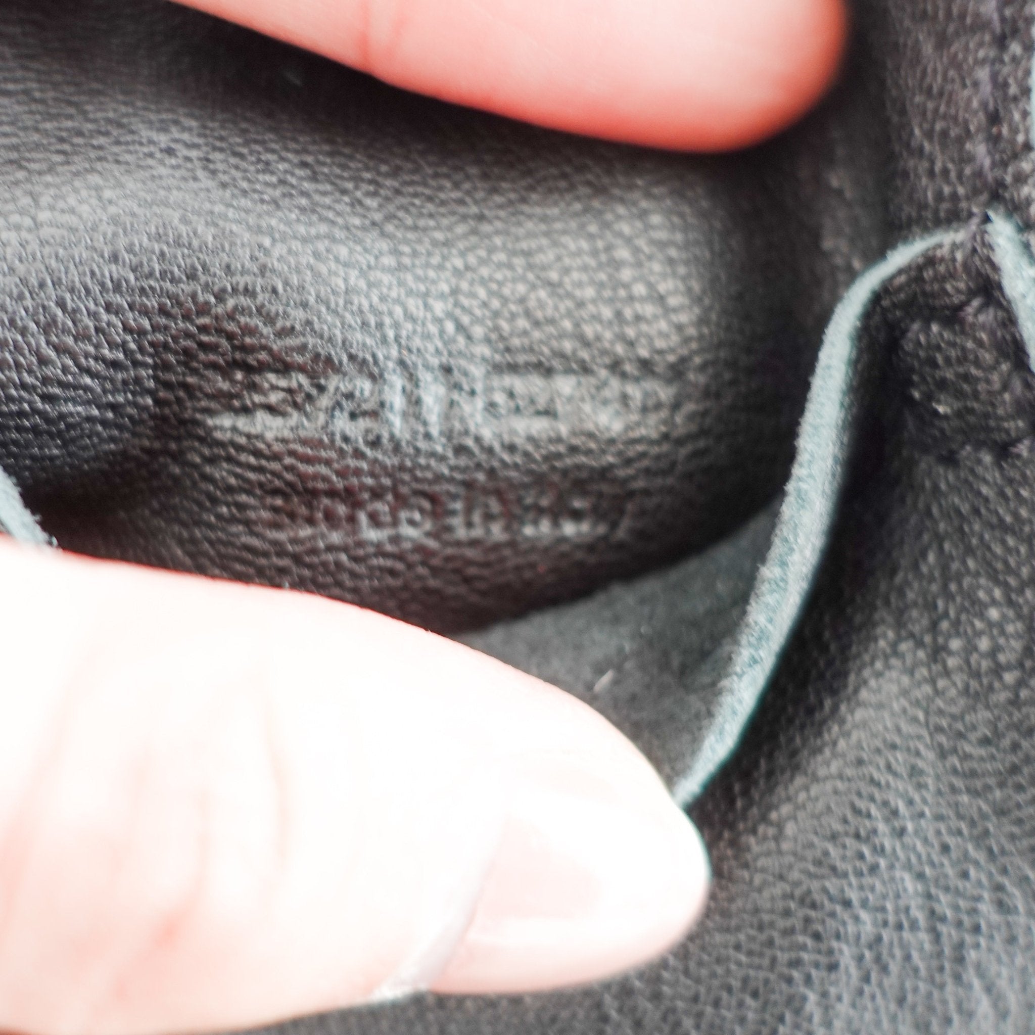Saint Laurent Black Lucky Chyc Lambskin Tote Bag RRP £3000 | Authentic Preloved - Reloved Again