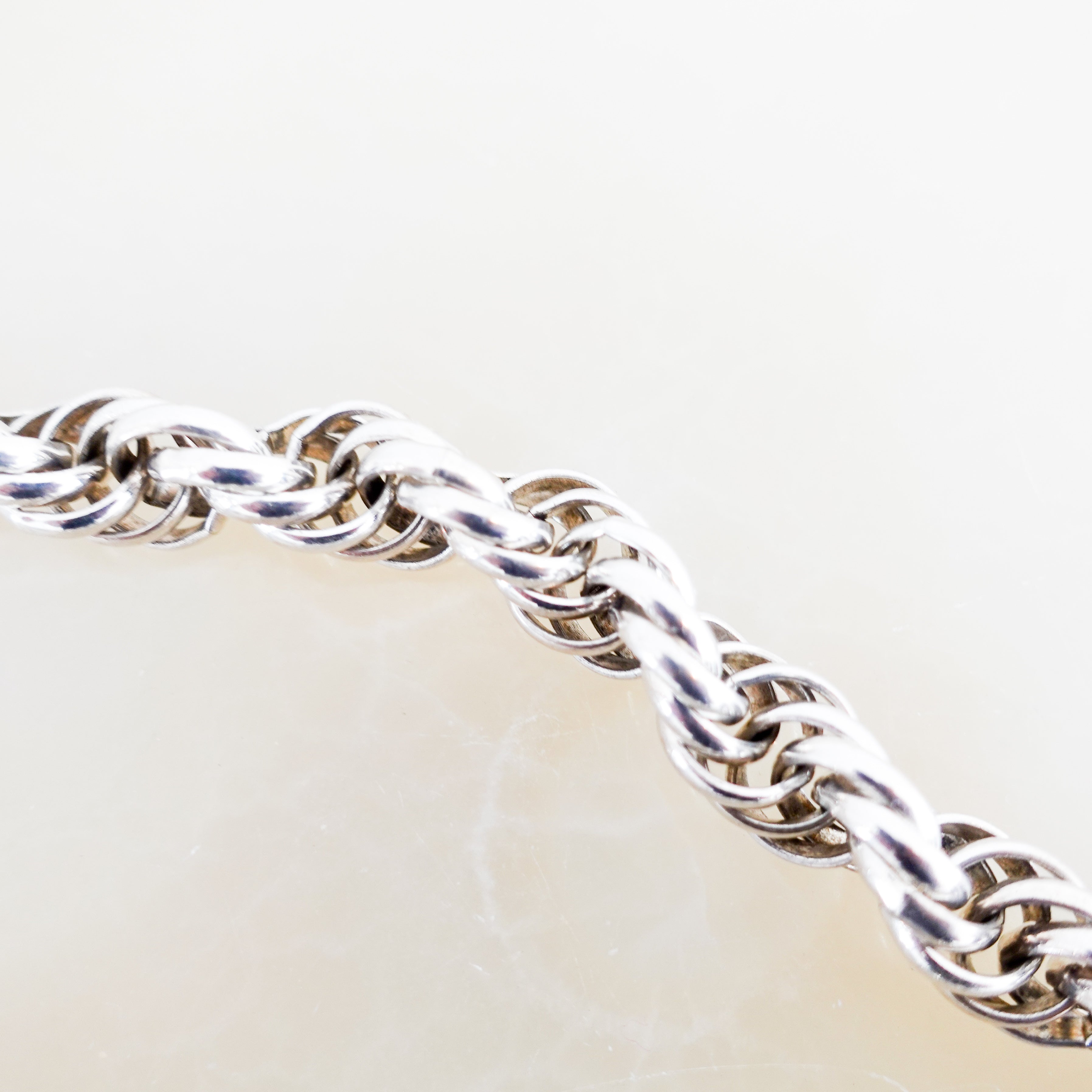 Anne Klein Silver Chunky Interlocking Chain Necklace with Pouch RRP £200 | Authentic Preloved