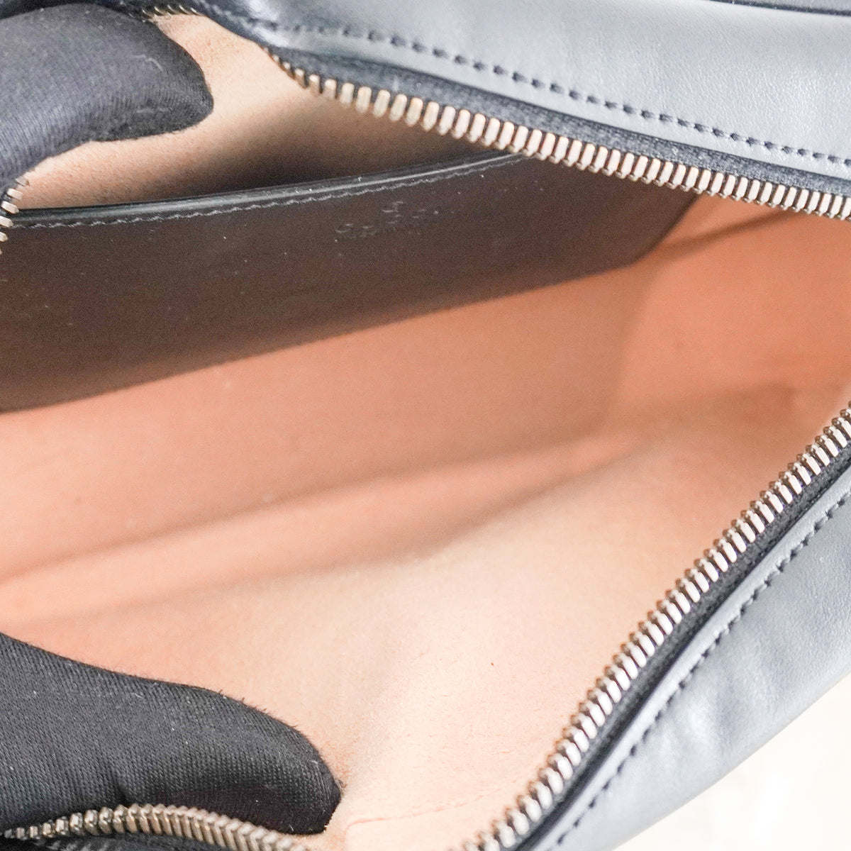 Gucci GG Marmont Matelassé Chevron Black Leather Shoulder Bag (RRP £1460) | Authentic Preloved
