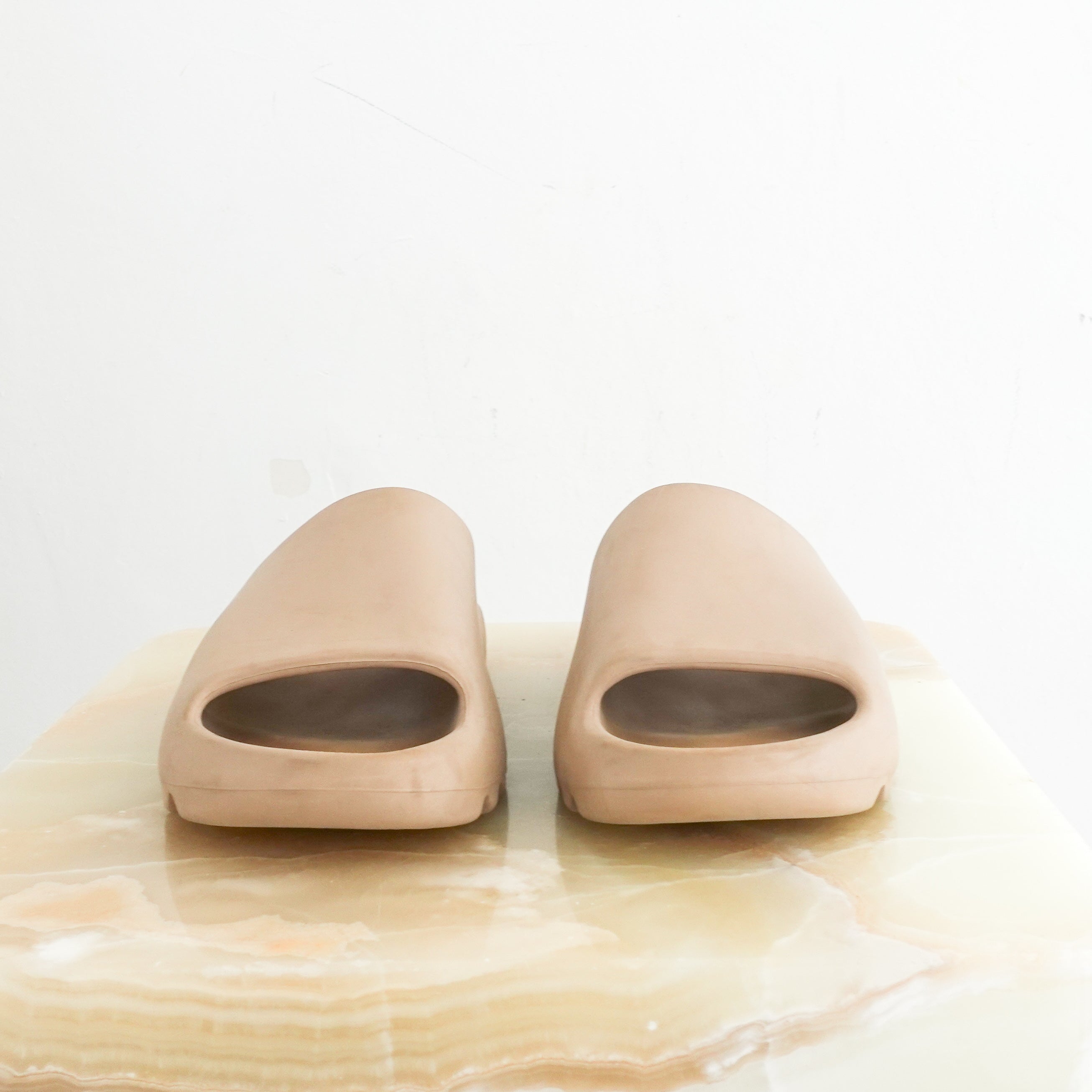 Yeezy slide in beige RRP £270