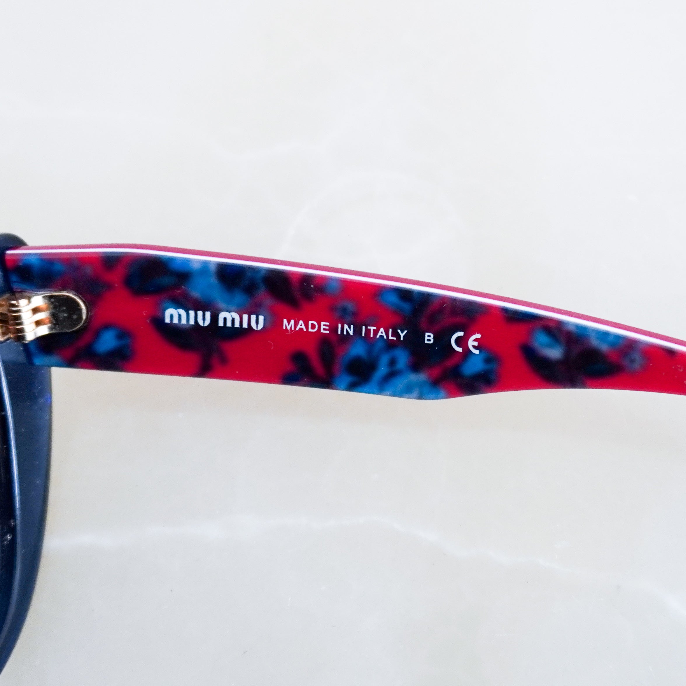 Miu Miu Black & Red Cateye Sunglasses RRP £345 | Authentic Preloved - FINAL SALE