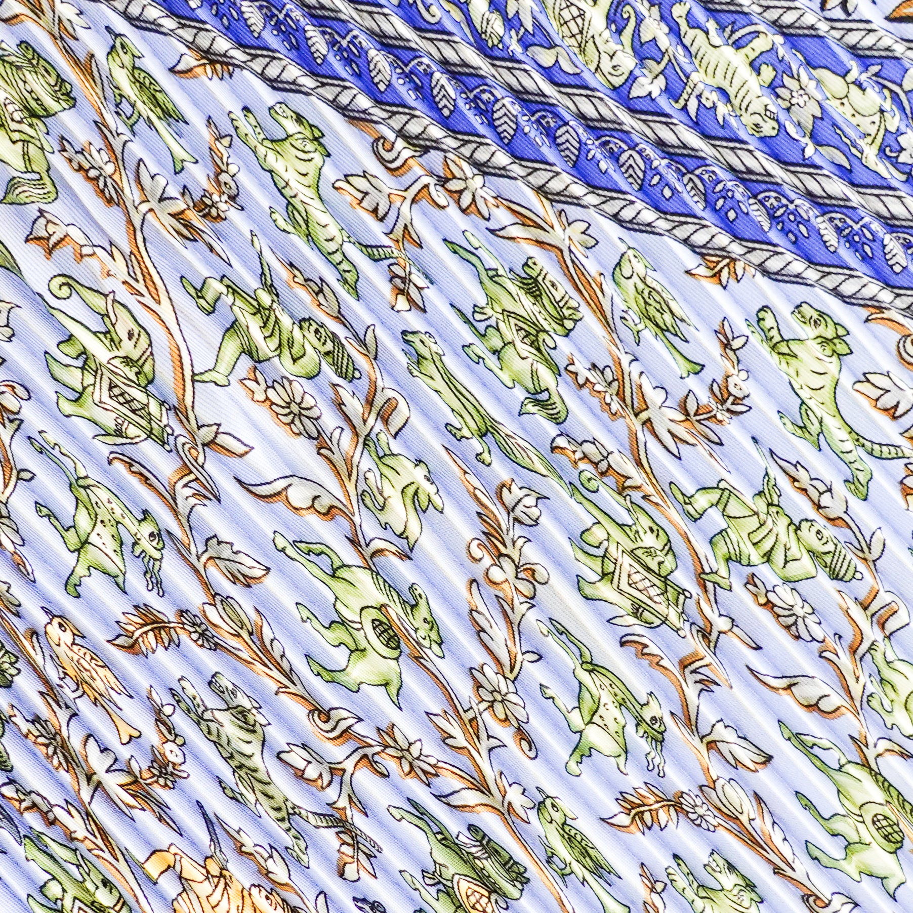 Hermes “Chase en unde" Silk Scarf RRP £350 | Preloved Authentic