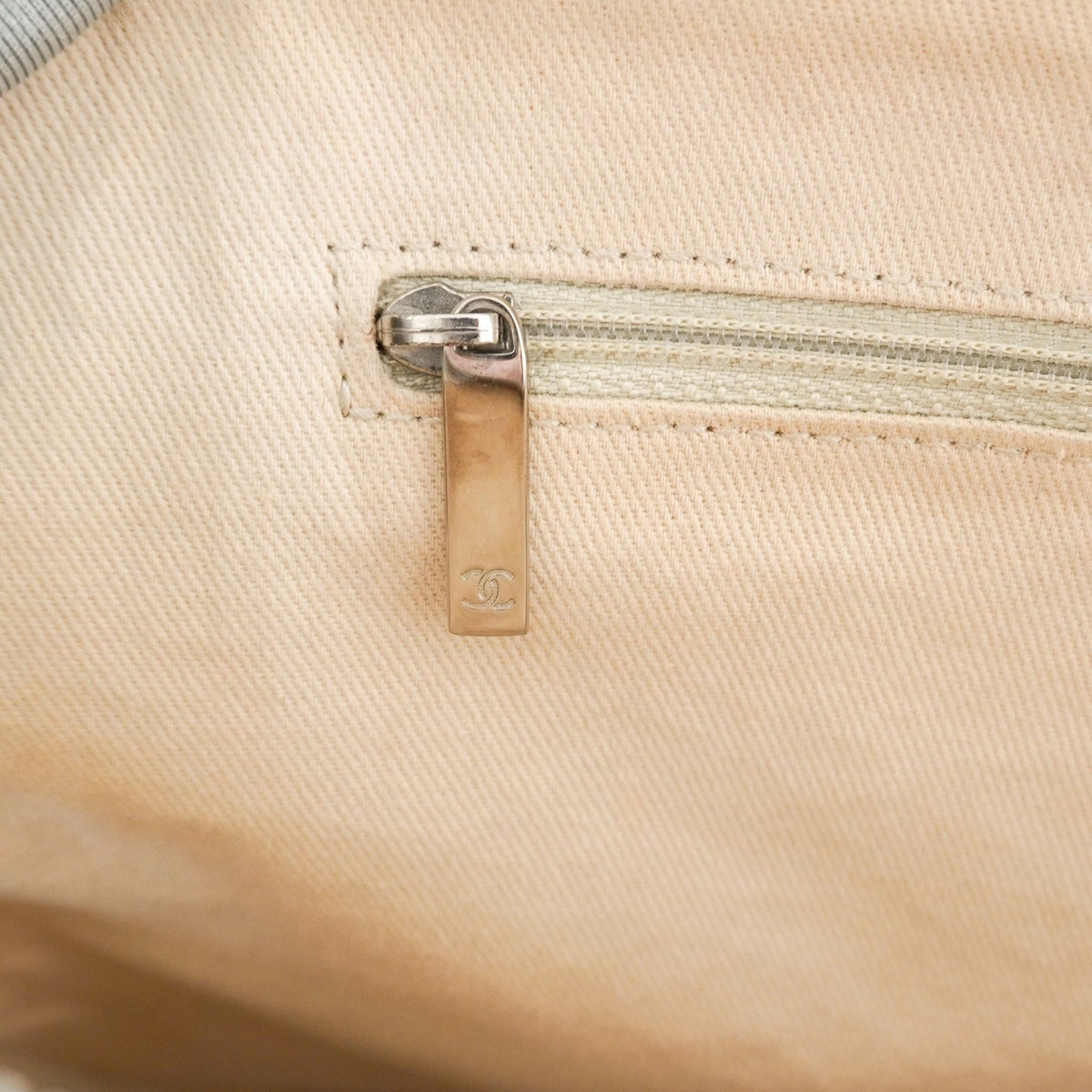 Chanel Vintage Beige Quilted Caviar Leather Zip Top Shoulder Bag | Authentic Preloved - Reloved Again