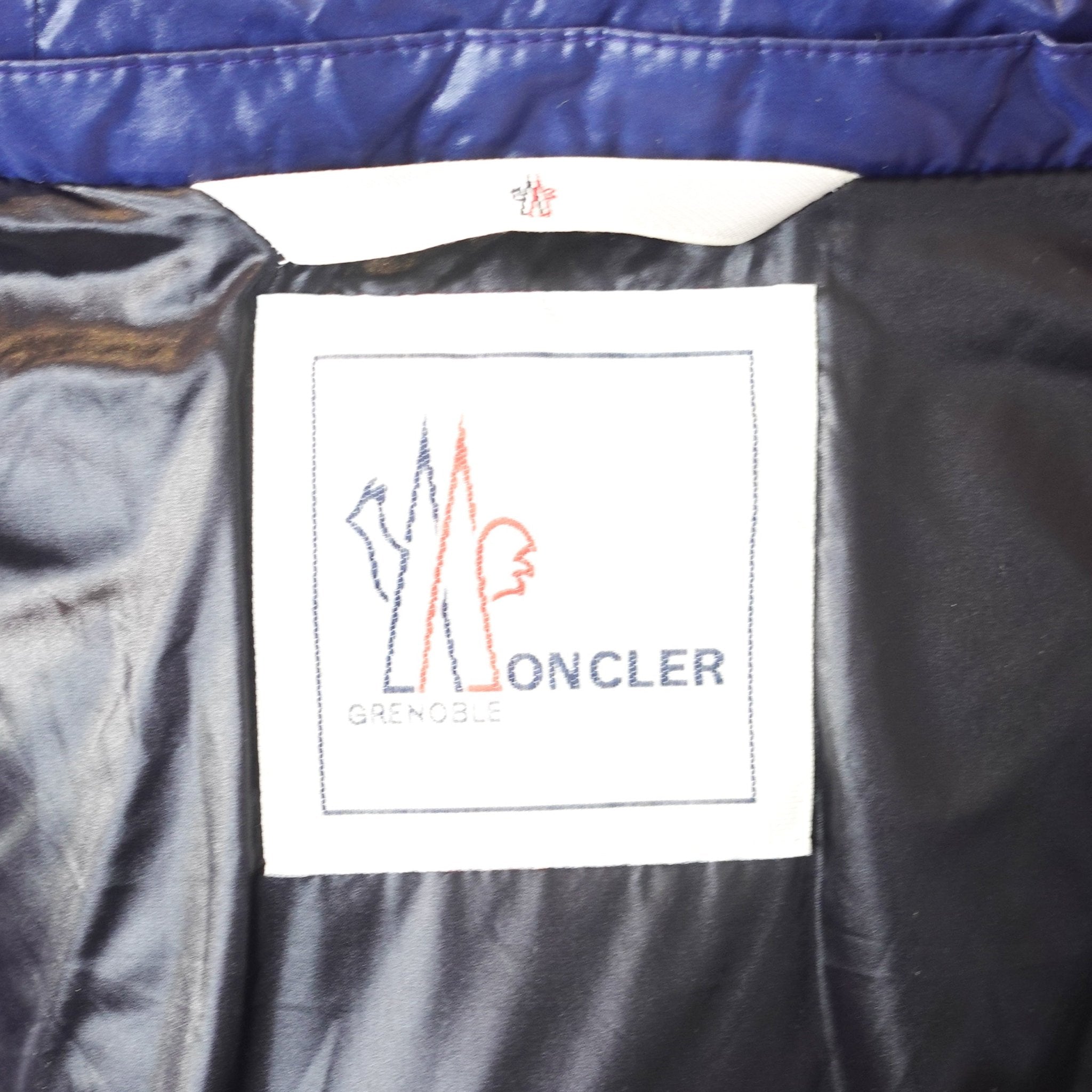 Moncler Blue Quilted Down Coat with Detachable Hood RRP £1000 | Authentic Preloved - Reloved Again