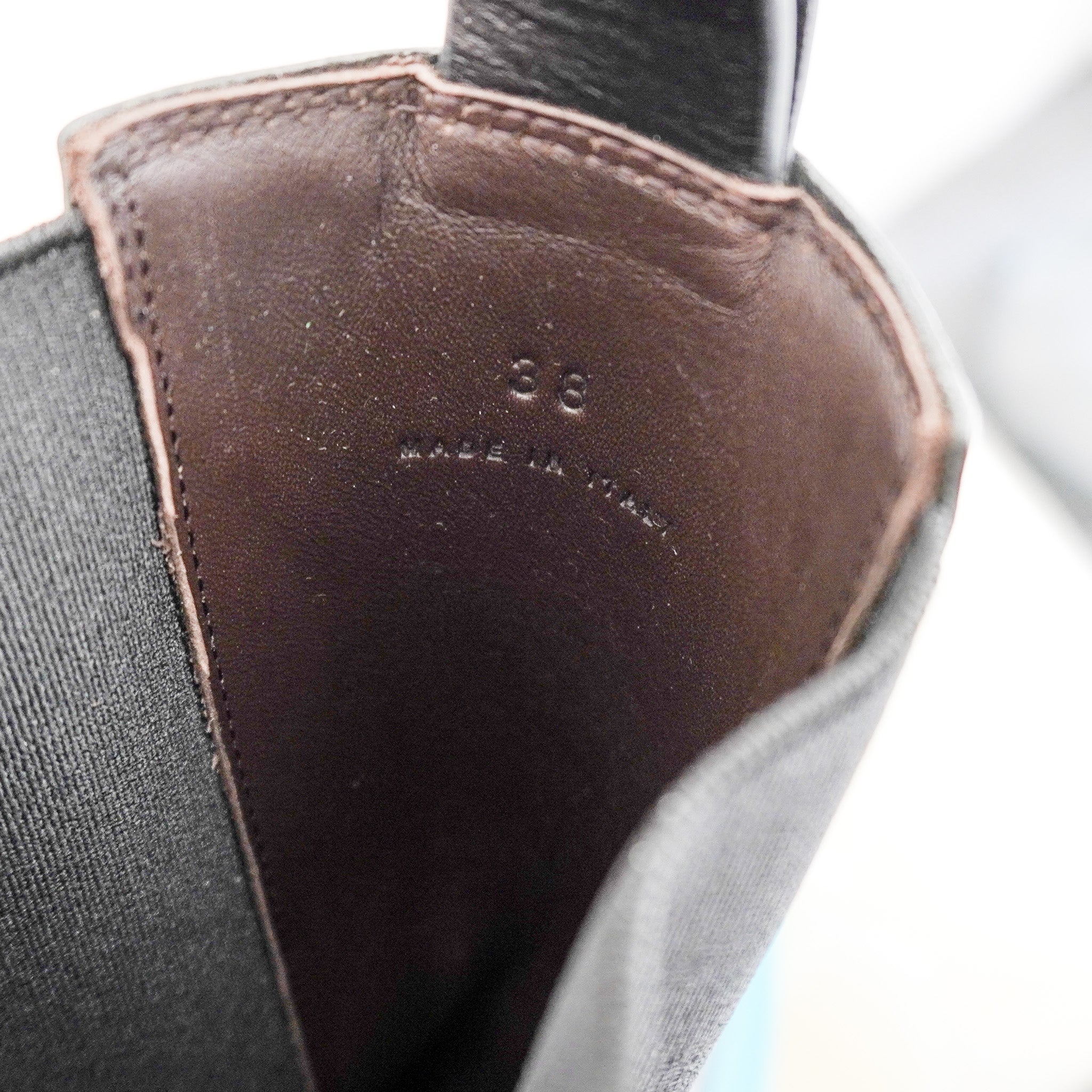 Bottega Veneta Tire Chelsea Boots in Black Leather & Acid Turquoise (RRP £1080) | Authentic Preloved