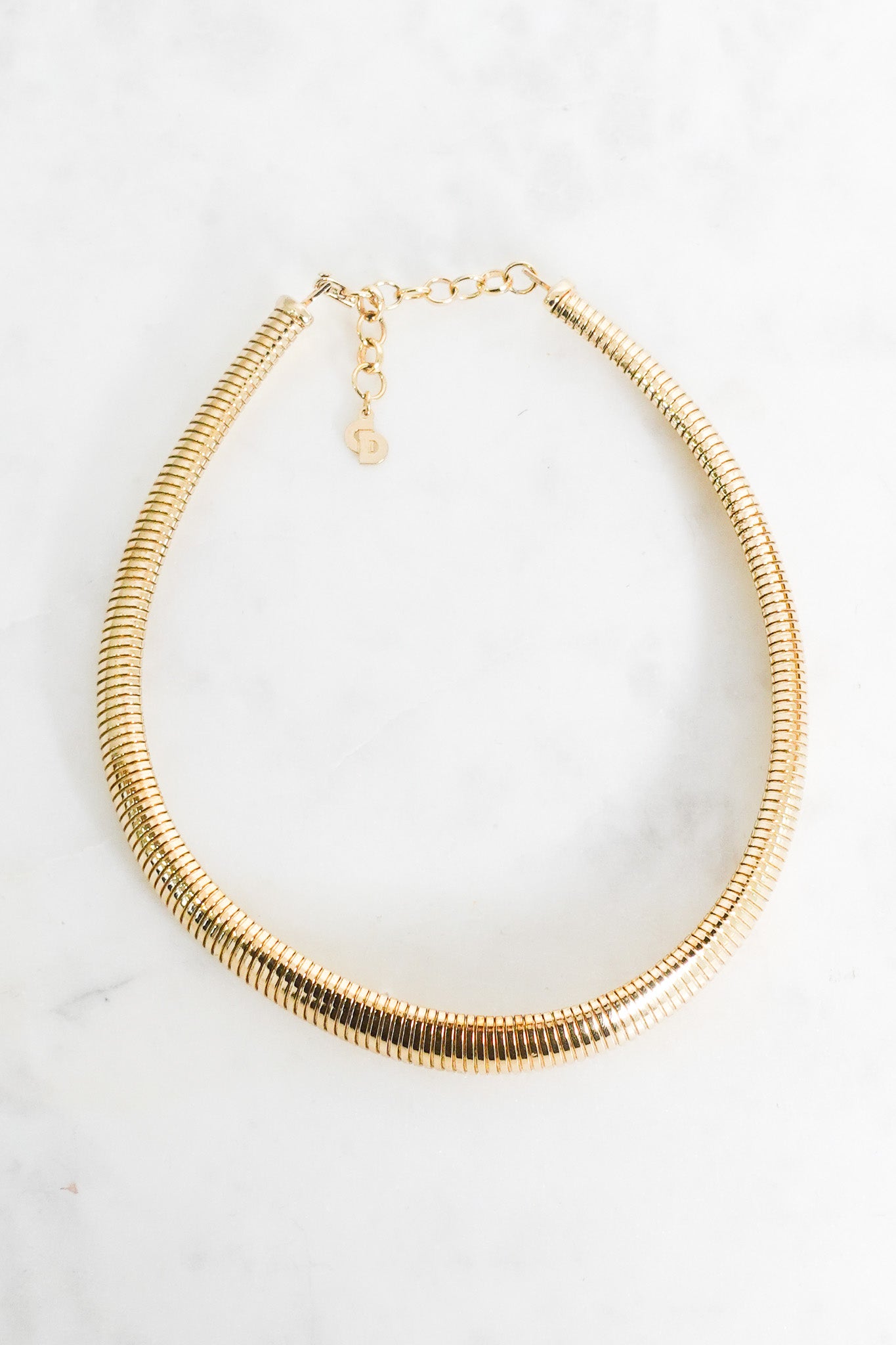 Classic Gold tone Omega Collar popular Necklace