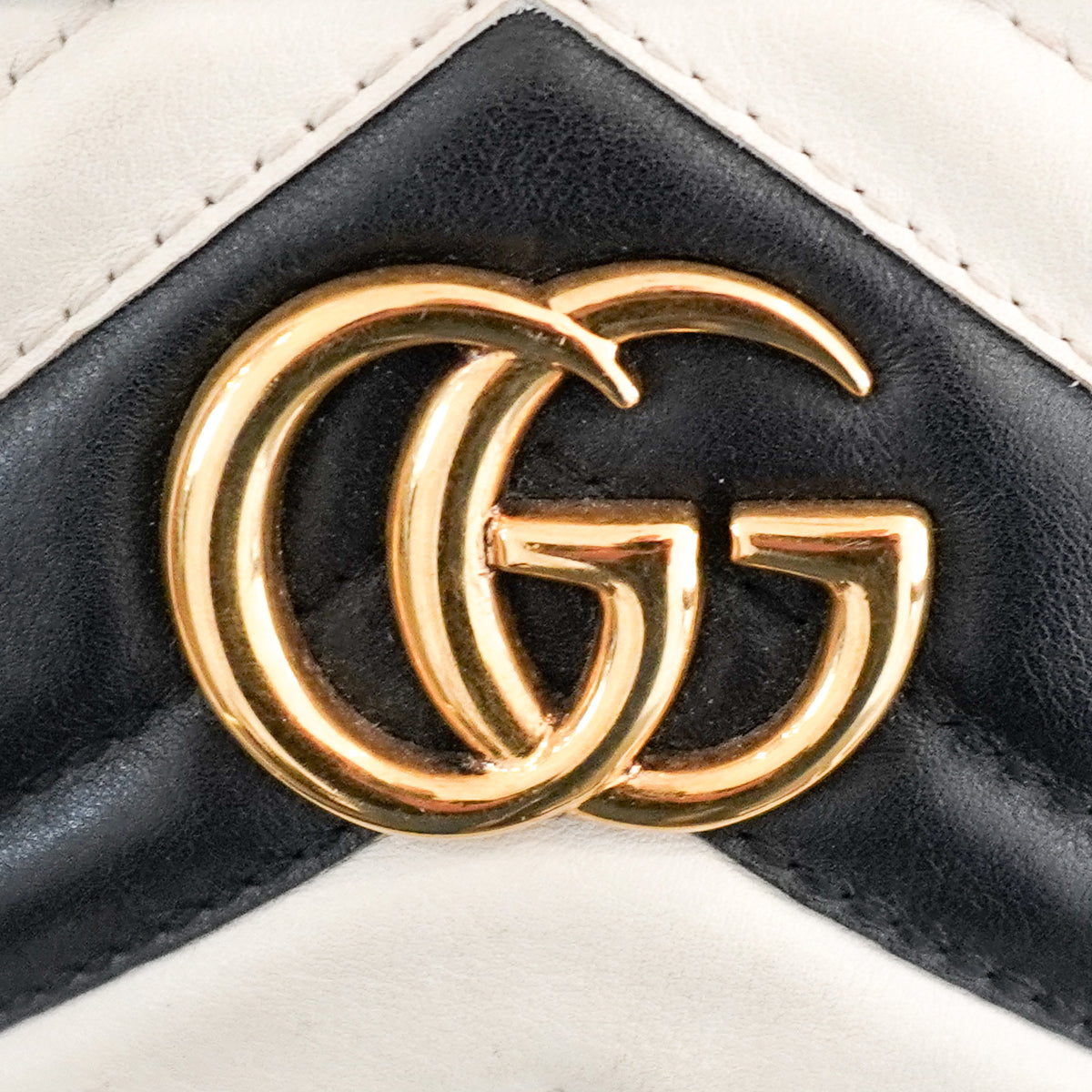 Gucci GG Marmont Small Camera Bag in Black and White Chevron (RRP £1460) | Authentic Preloved