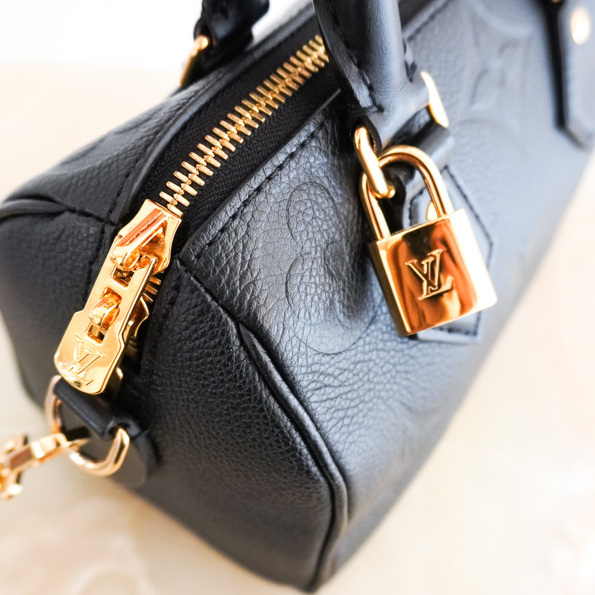 CURRENT SEASON Louis Vuitton Speedy 20 Bandouliere in Black RRP £1960 | Authentic Preloved