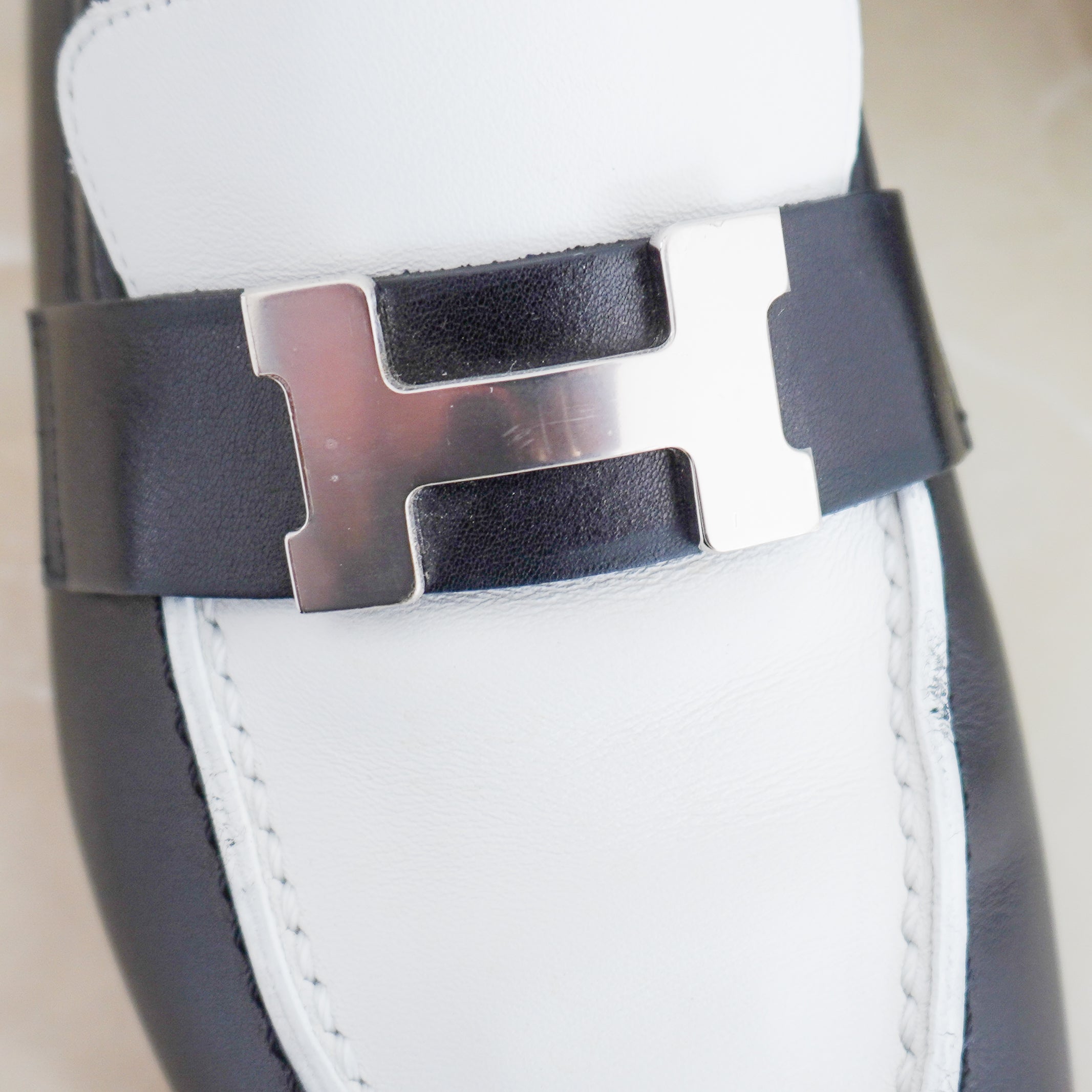 Hermès Black & White Leather Paris Loafers (RRP £1000) | Authentic Preloved