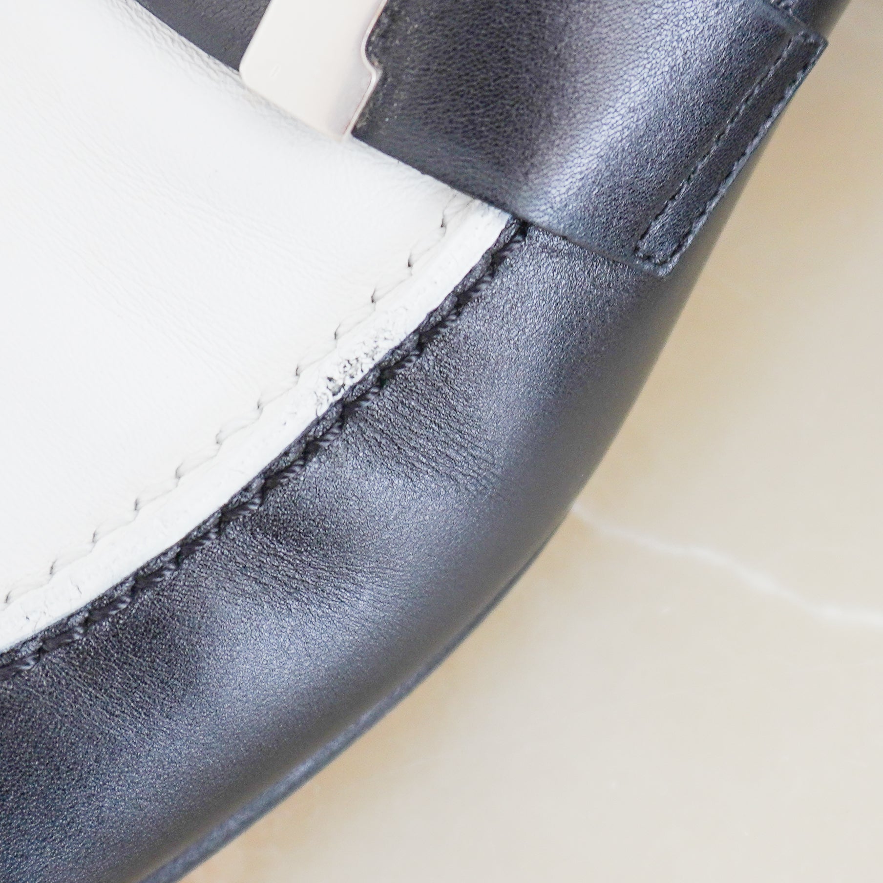 Hermès Black & White Leather Paris Loafers (RRP £1000) | Authentic Preloved