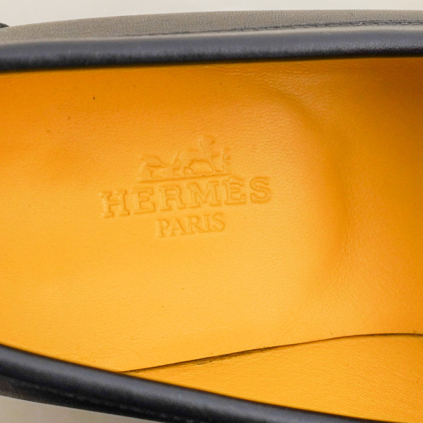 Hermès Black & White Leather Paris Loafers (RRP £1000) | Authentic Preloved