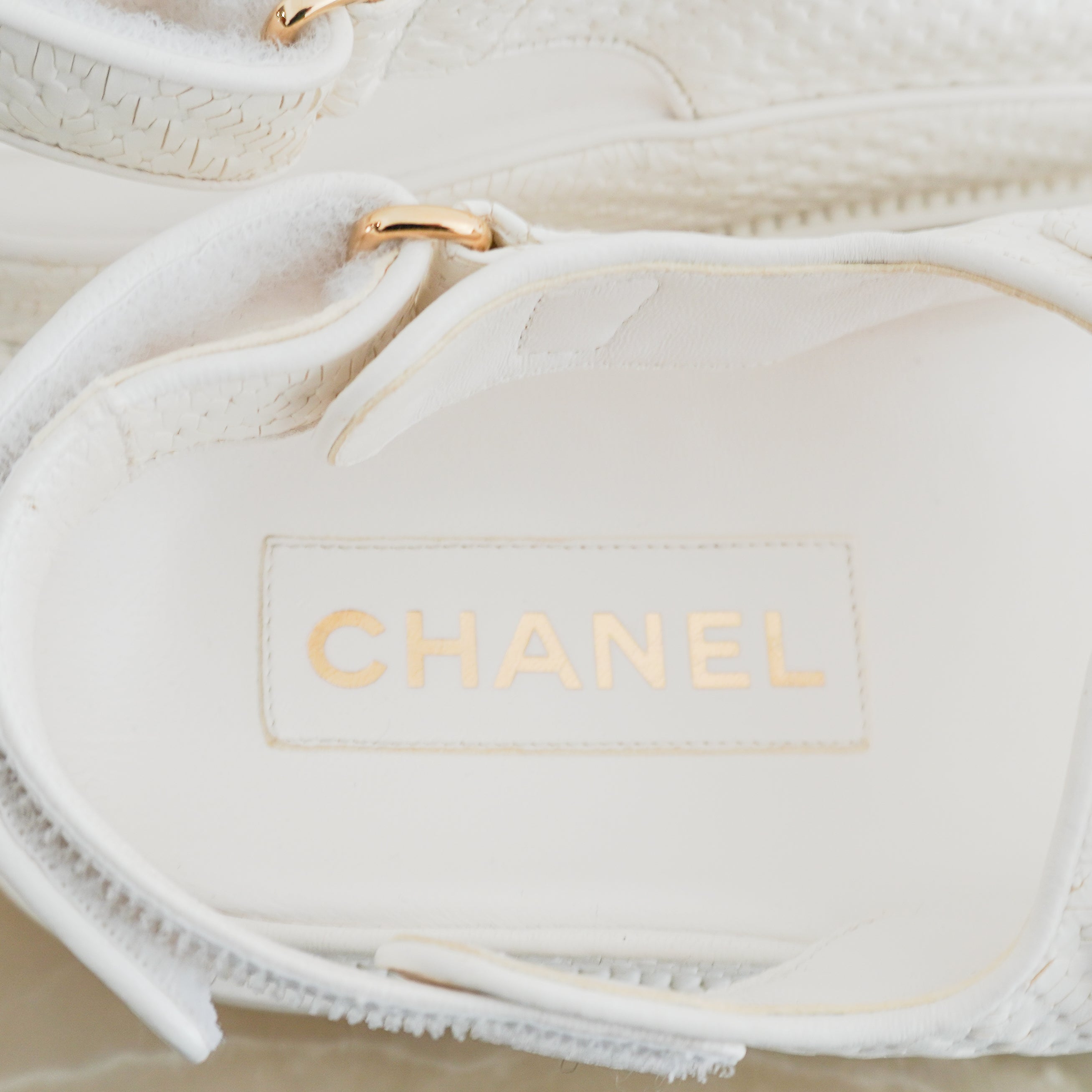 NEW Chanel Dad Sandals in White Textured Calfskin Leather (RRP £1140) | Authentic Preloved