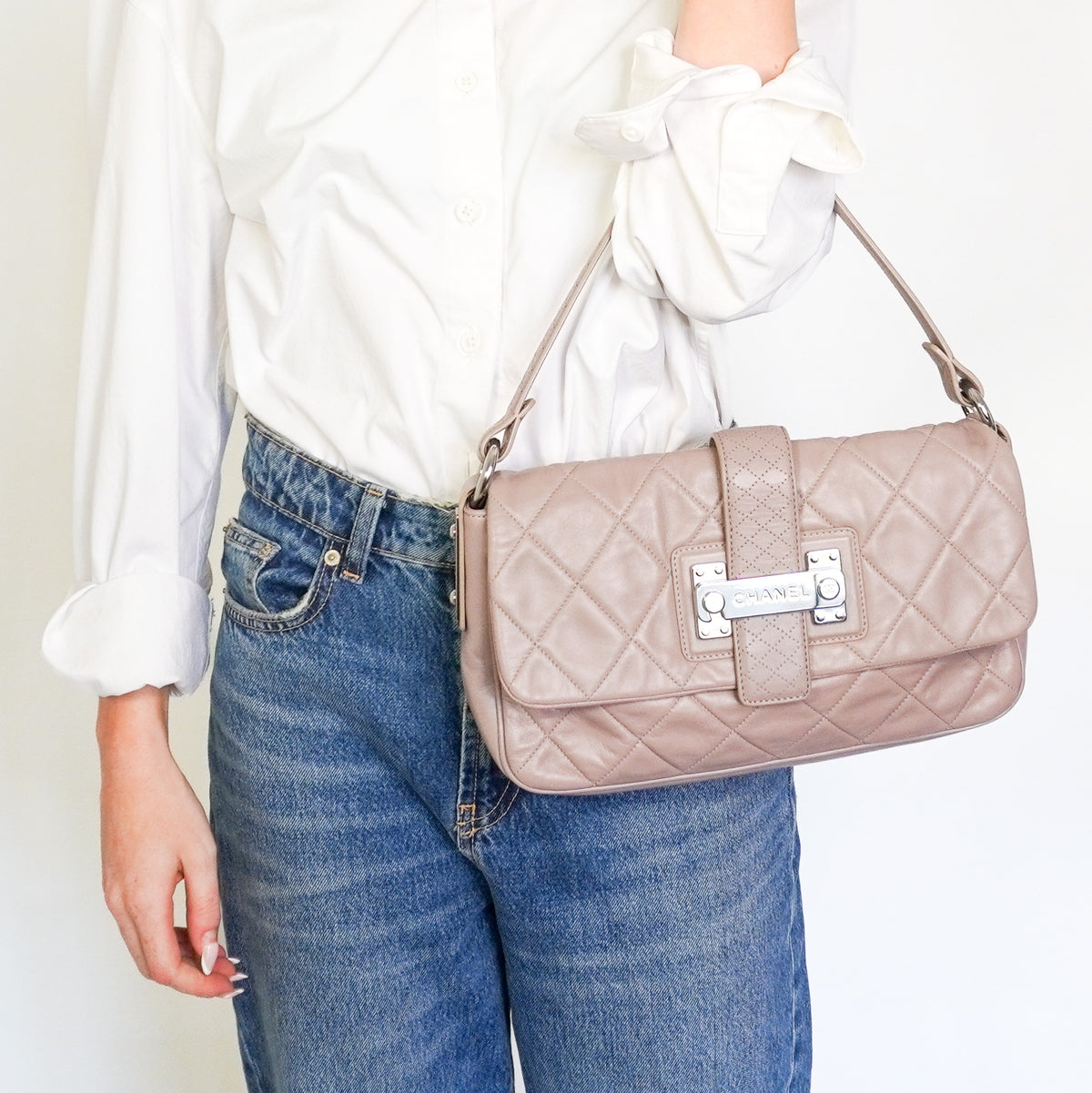 Chanel Lilac Paris Londres Door Latch Flap Bag 2008 (RRP £4500) | Authentic Preloved