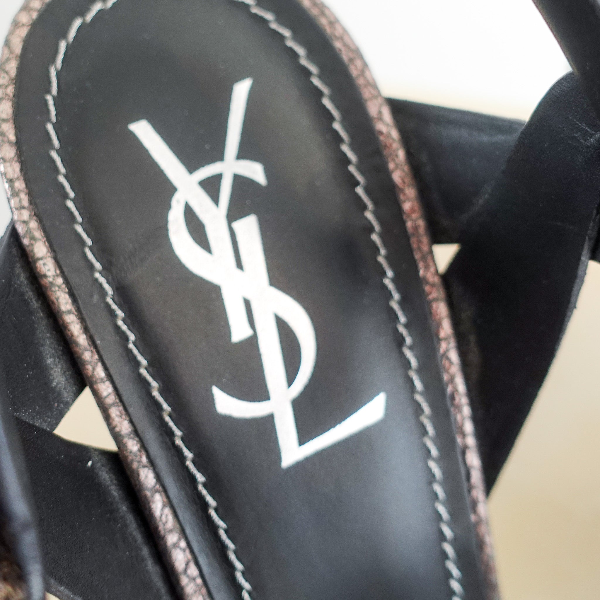 Saint Laurent Tribute silver heels RRP £880 - Reloved Again