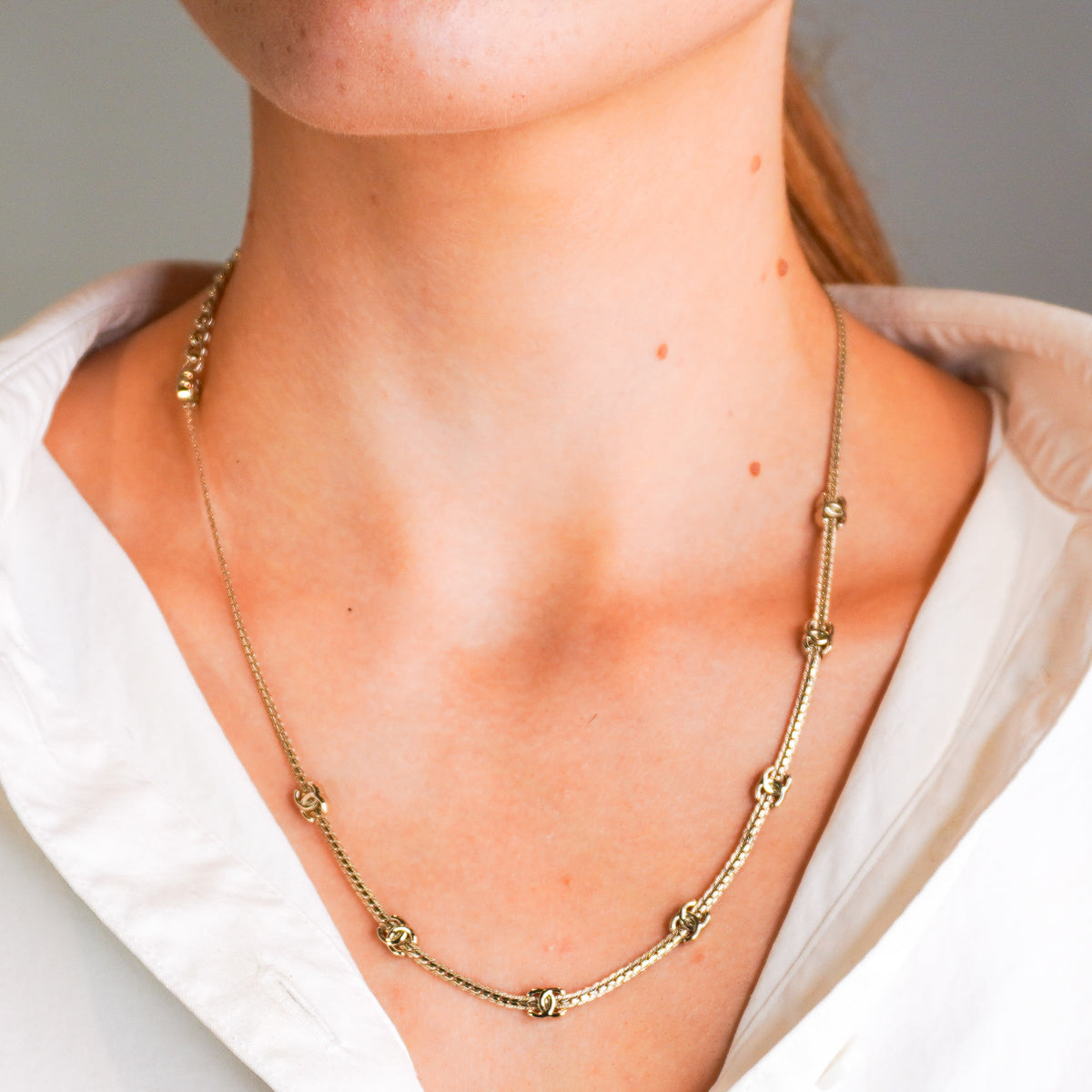 Metal CC Short Chain Necklace Gold | FINAL SALE - Reloved Again