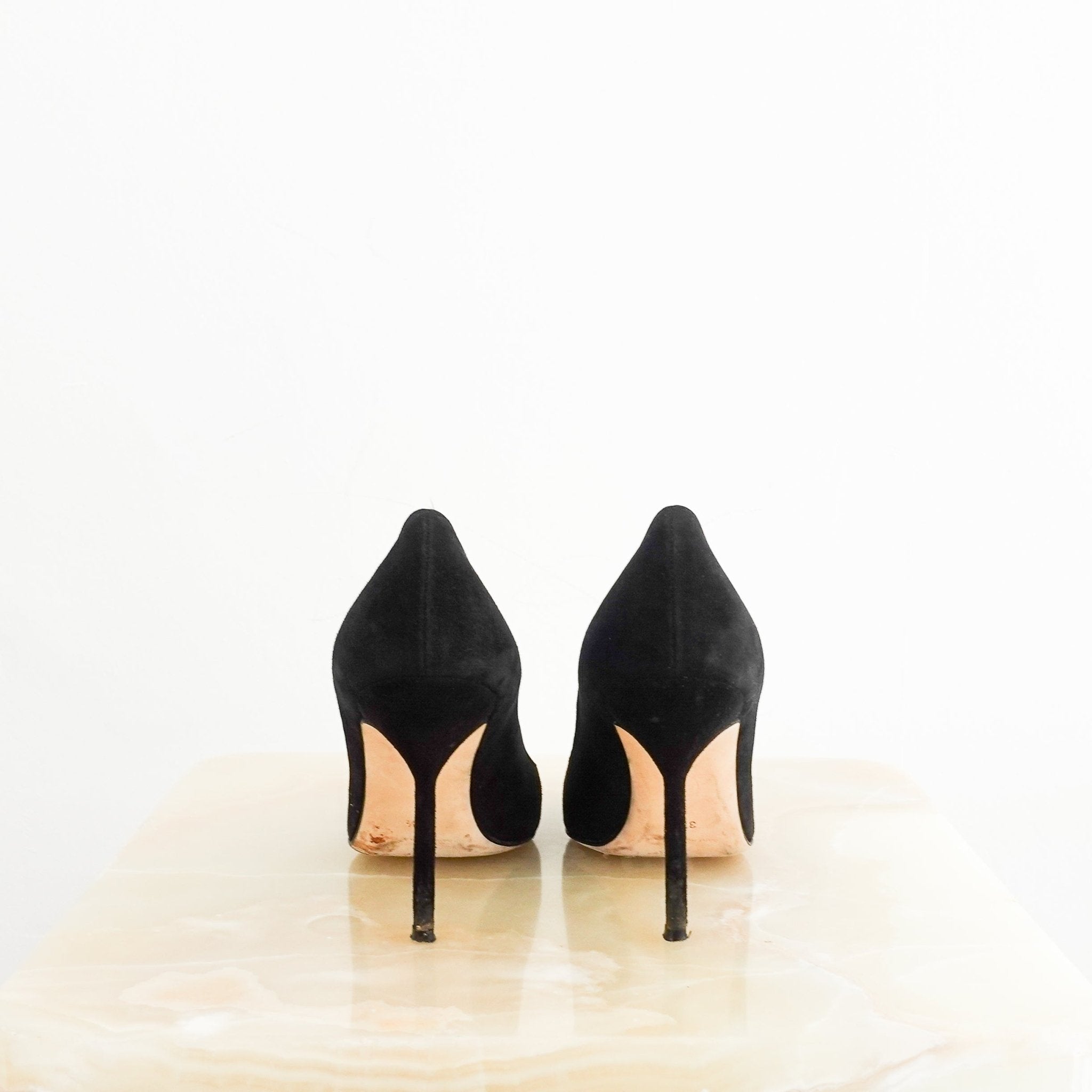 Manolo Blahnik BB 105 Black Suede Pump Heels RRP £650 | Authentic Preloved - Reloved Again
