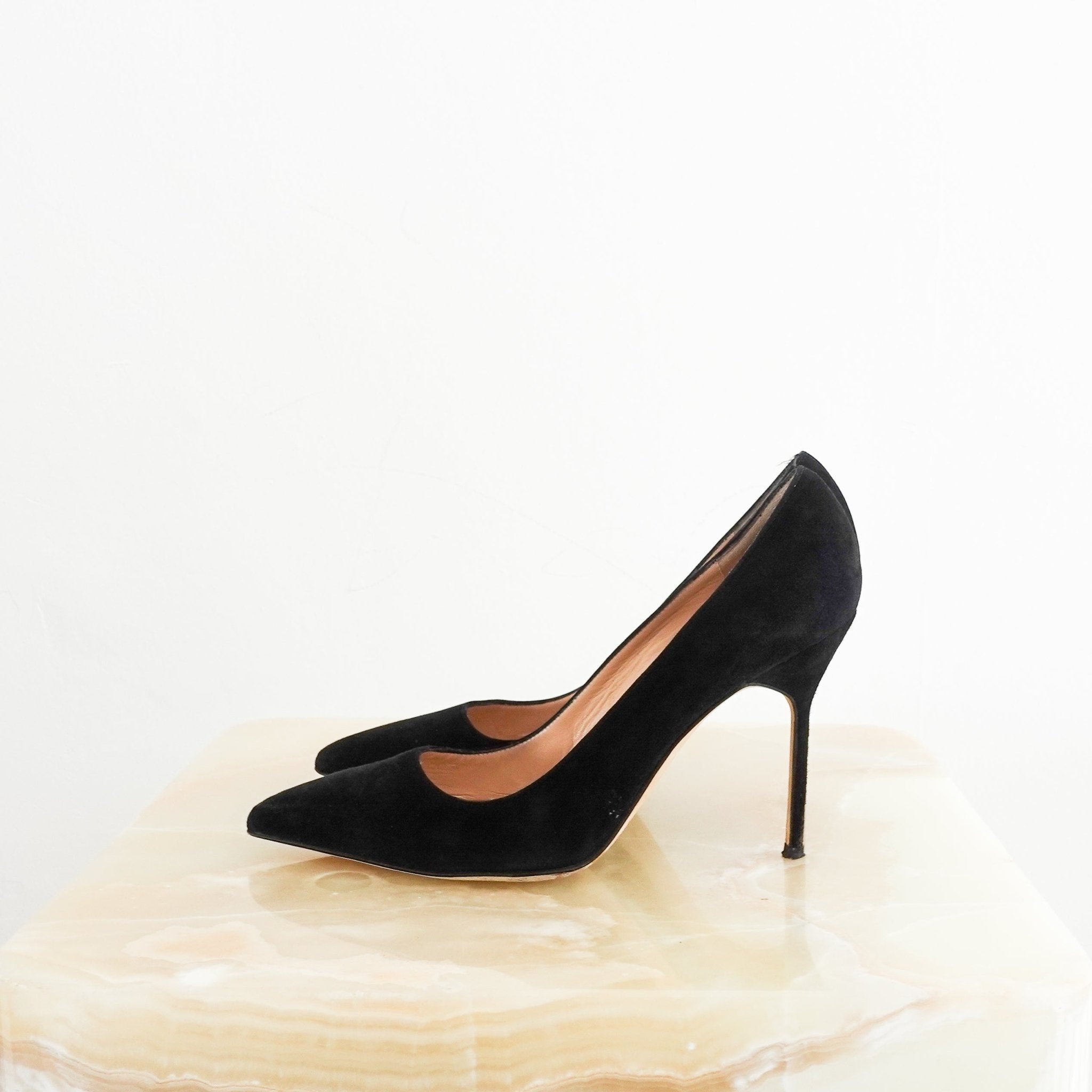 Manolo Blahnik BB 105 Black Suede Pump Heels RRP £650 | Authentic Preloved - Reloved Again
