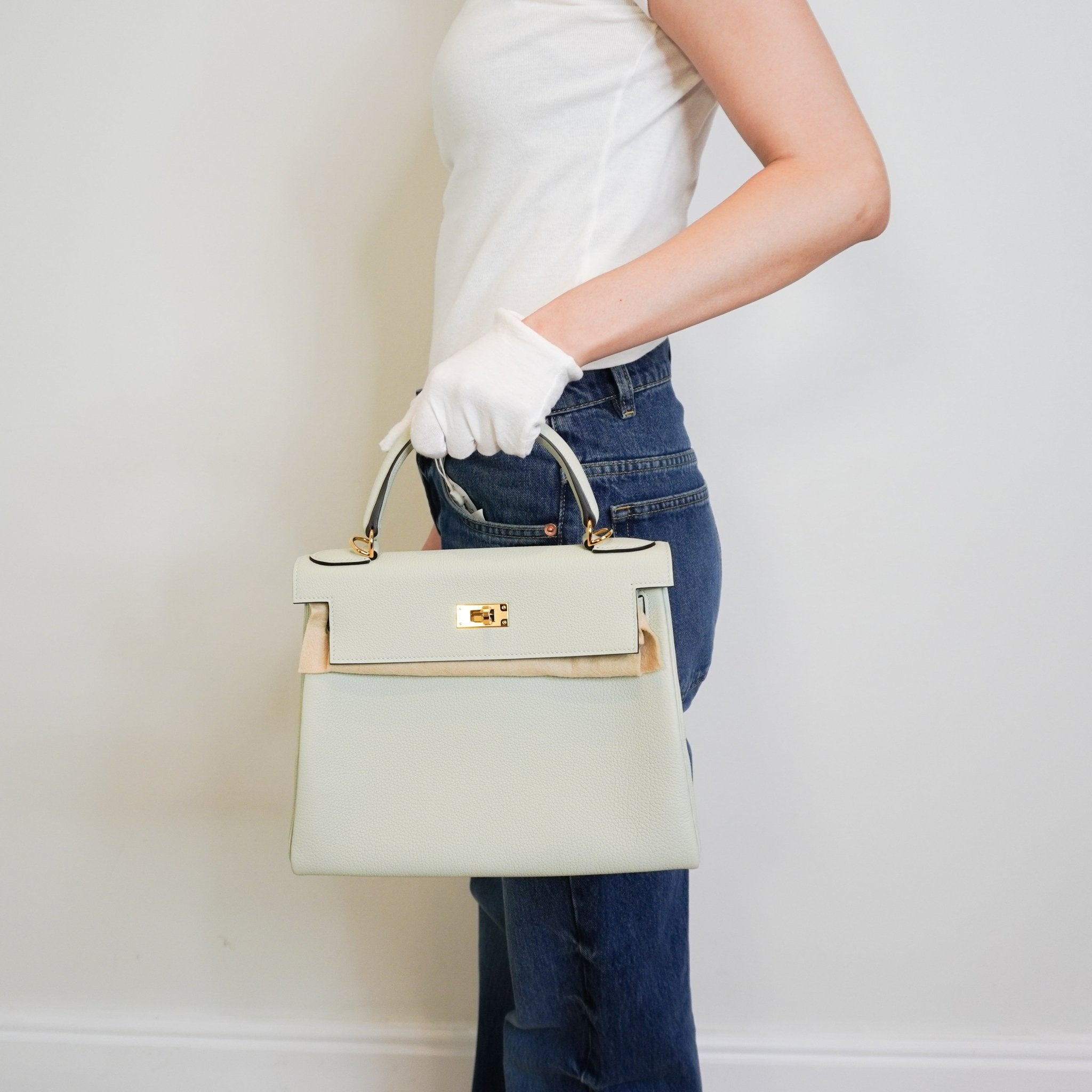 NEW Hermès Kelly 28 Gris Neve Togo Retourne Gold Hardware | Authentic Preloved - Reloved Again