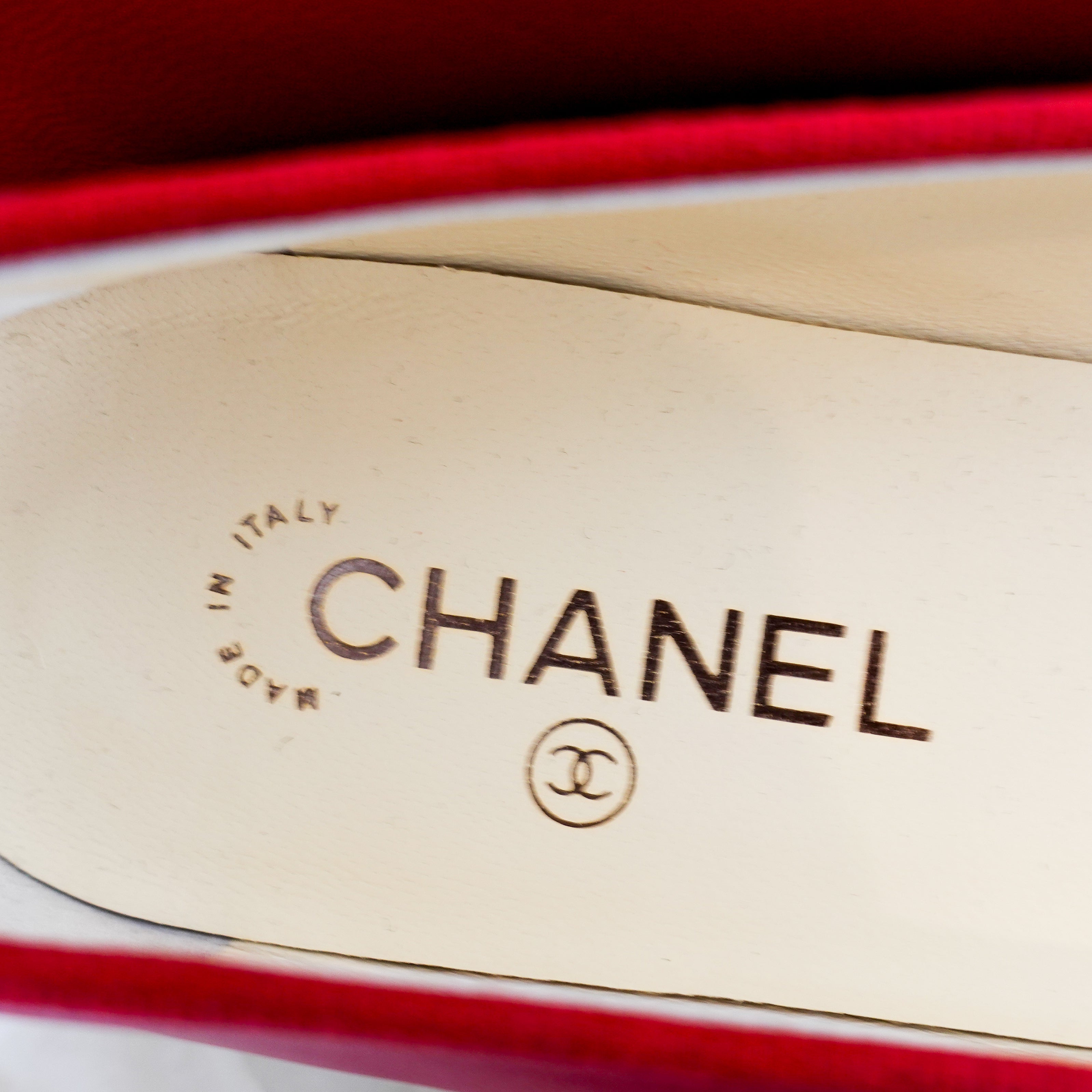 NEW Chanel SOLD OUT Red and Black CC Ballet Flats with Bows RRP £1k | Authentic Preloved
