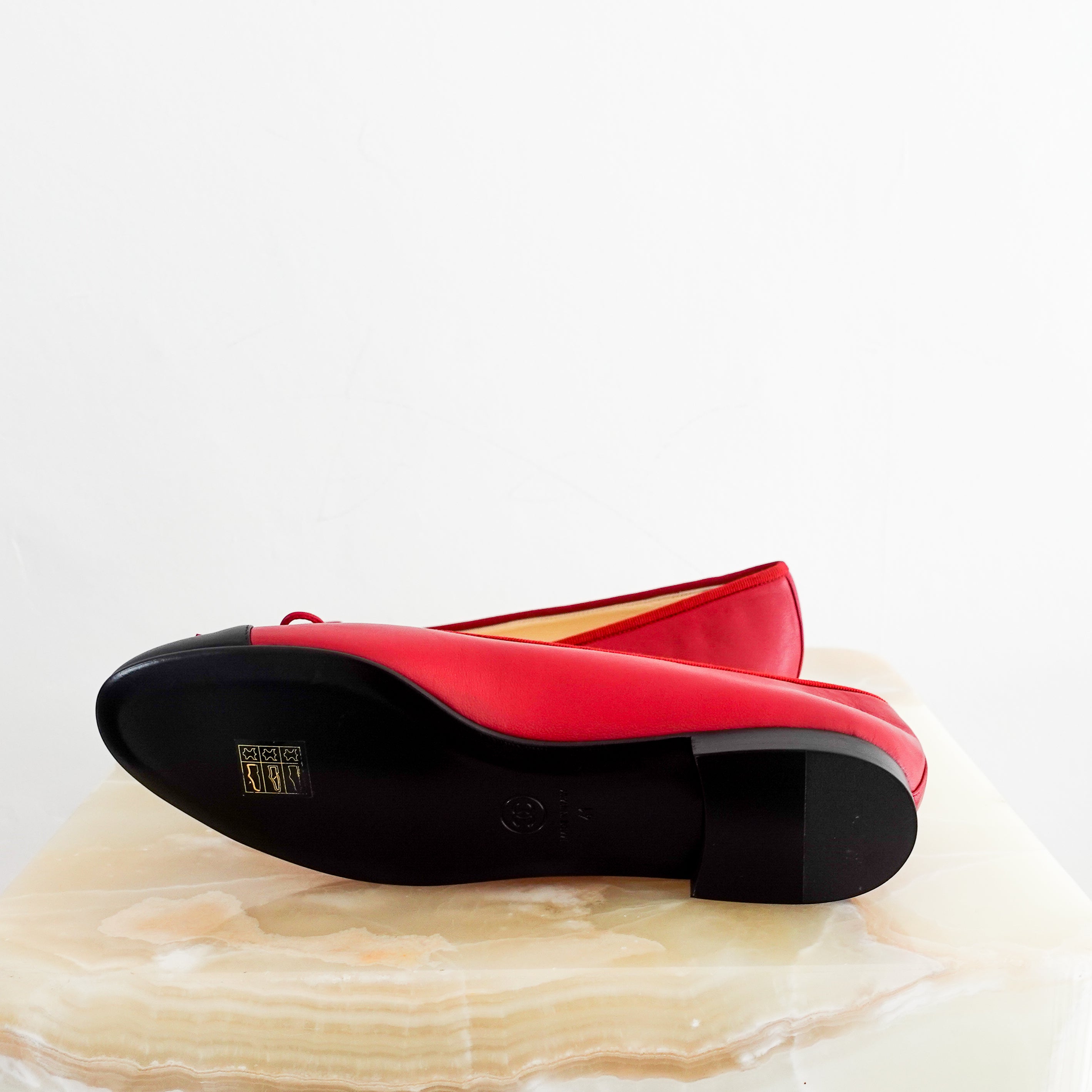 NEW Chanel SOLD OUT Red and Black CC Ballet Flats with Bows RRP £1k | Authentic Preloved