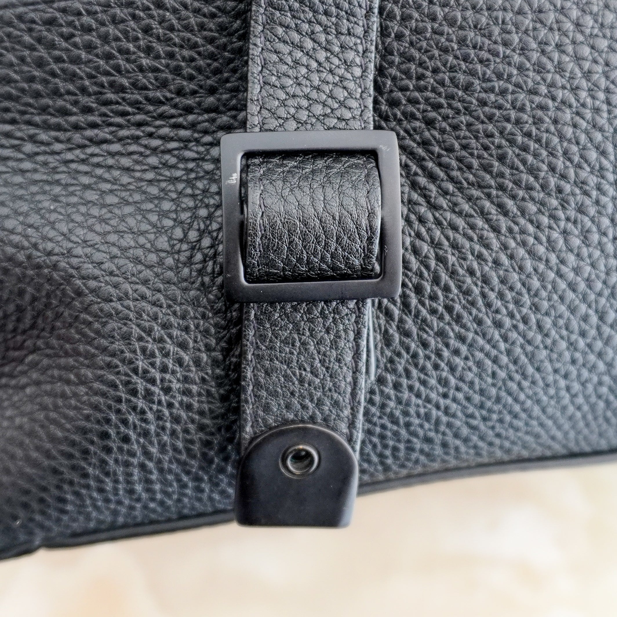 Christian Dior Large Diorcamp Messenger Bag in Noir Grained Calfskin (RRP £3000) | Authentic Preloved