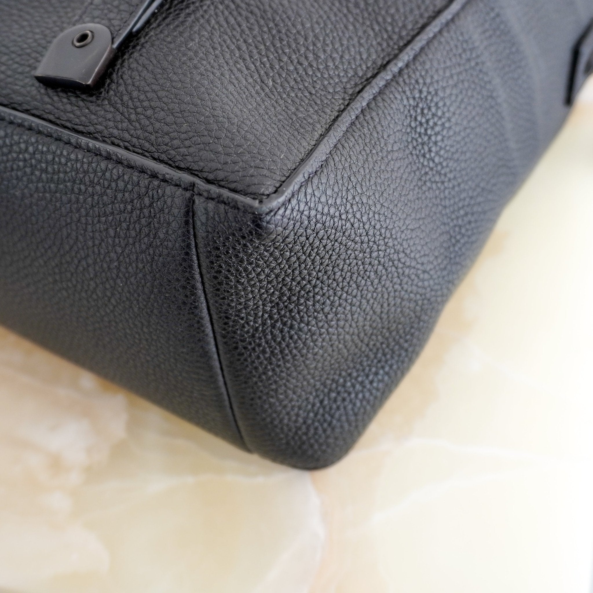 Christian Dior Large Diorcamp Messenger Bag in Noir Grained Calfskin (RRP £3000) | Authentic Preloved - Reloved Again