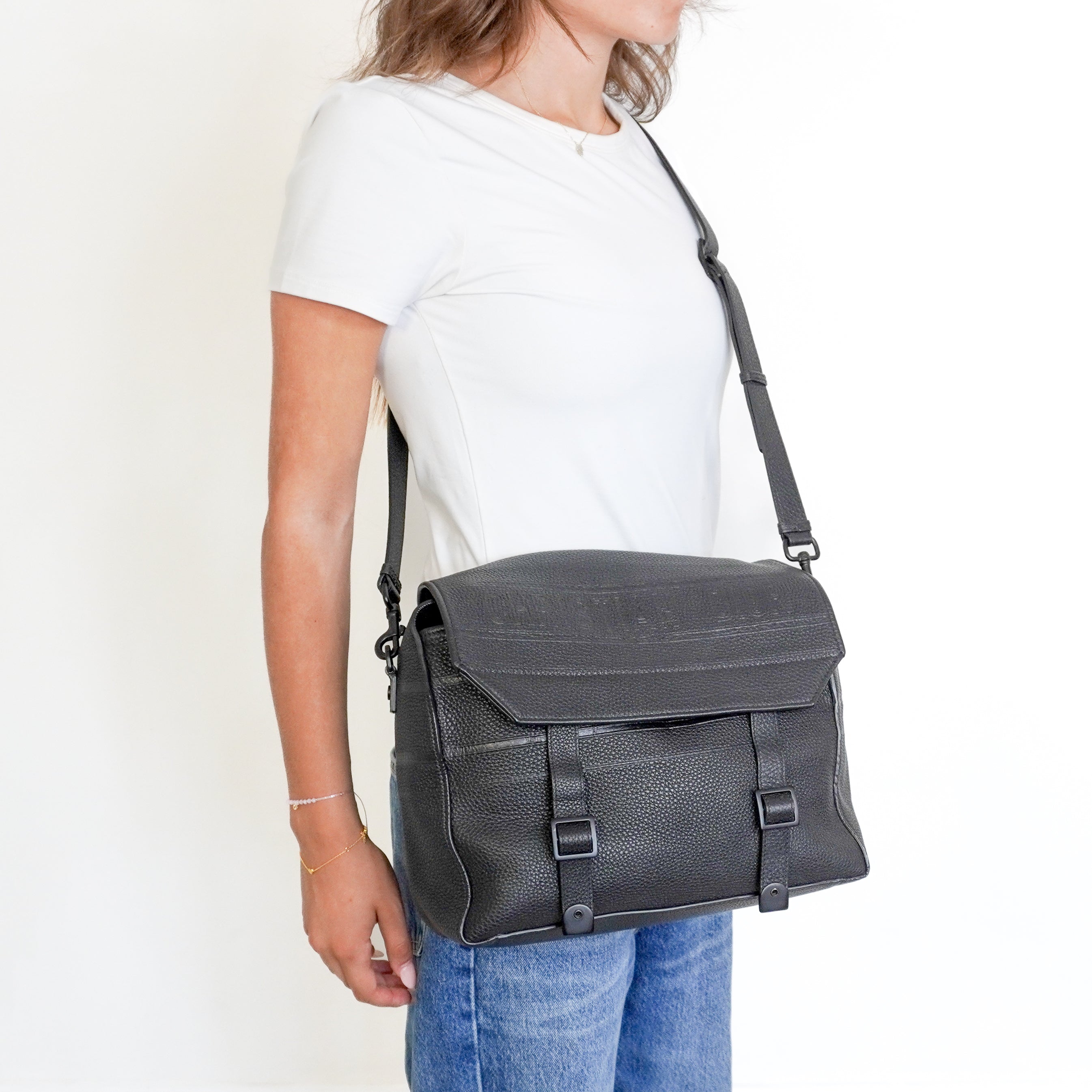 Christian Dior Large Diorcamp Messenger Bag in Noir Grained Calfskin (RRP £3000) | Authentic Preloved