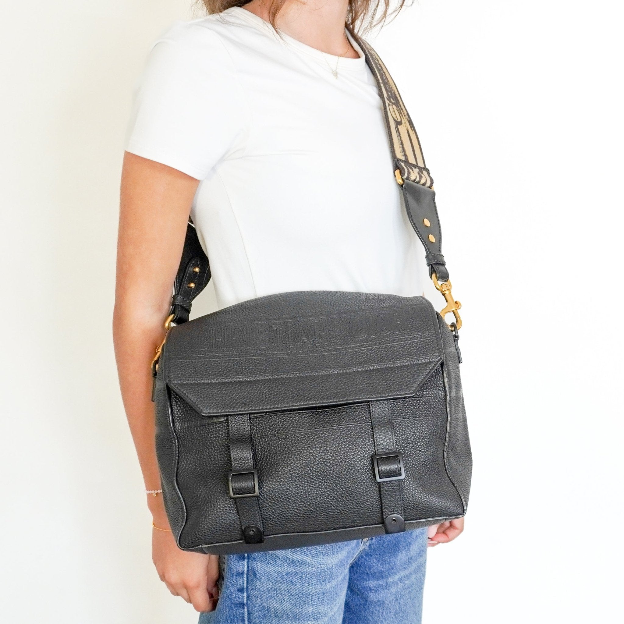 Christian Dior Large Diorcamp Messenger Bag in Noir Grained Calfskin (RRP £3000) | Authentic Preloved - Reloved Again