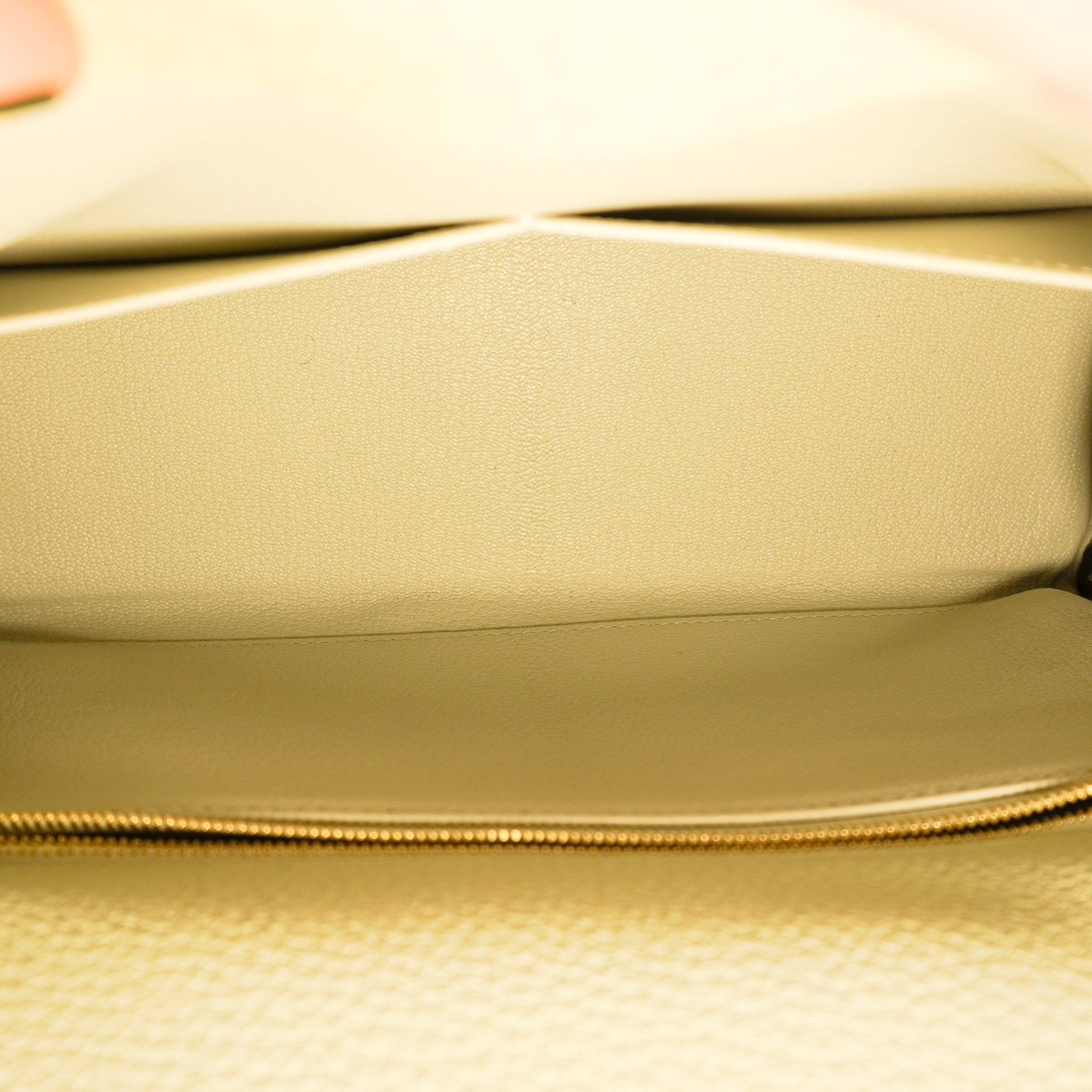 NEW Hermès Kelly 28 Gris Neve Togo Retourne Gold Hardware | Authentic Preloved - Reloved Again