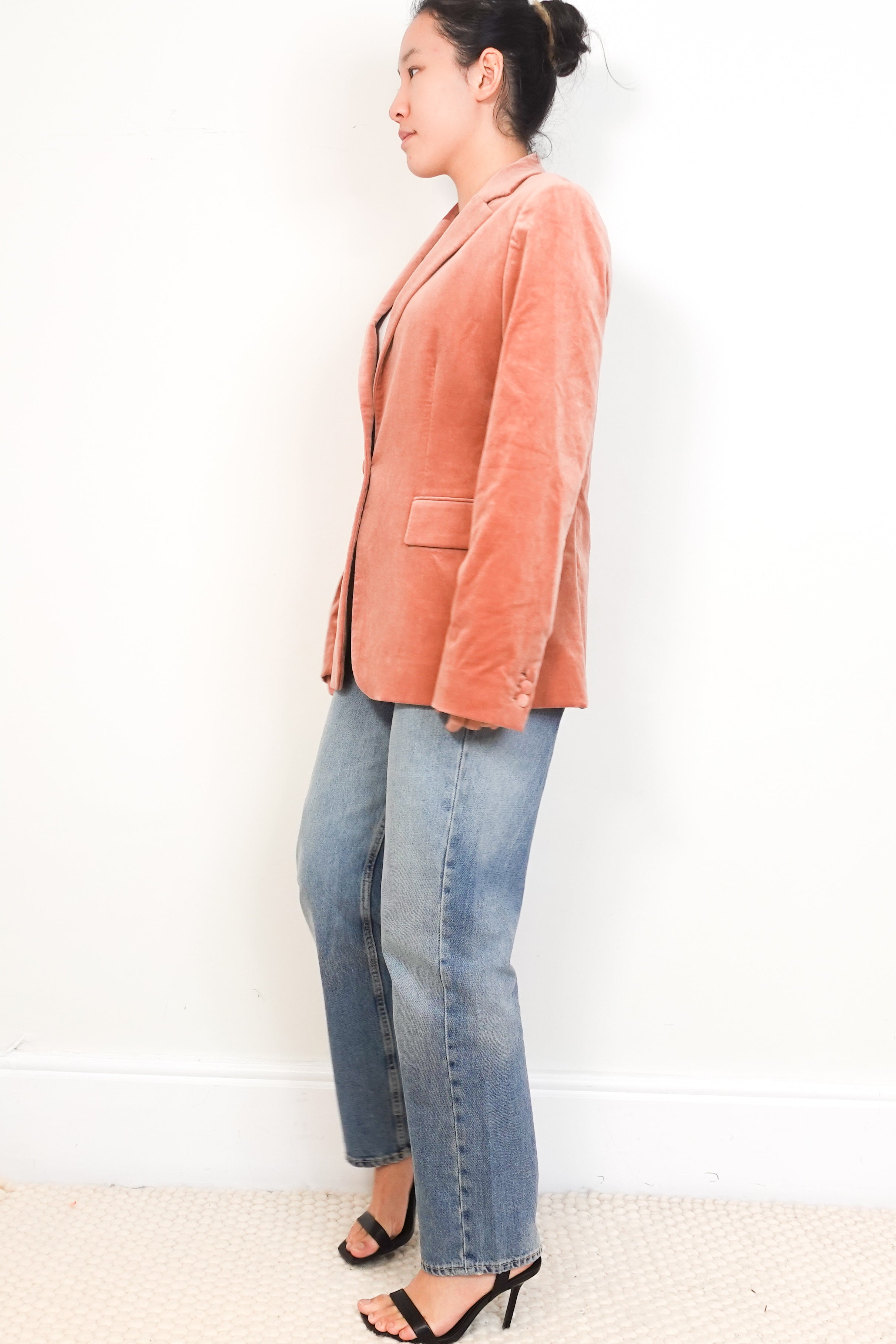 Frame-Pink-Velvet-Single-Breasted-Blazer-side-picture-Chelsea-London
