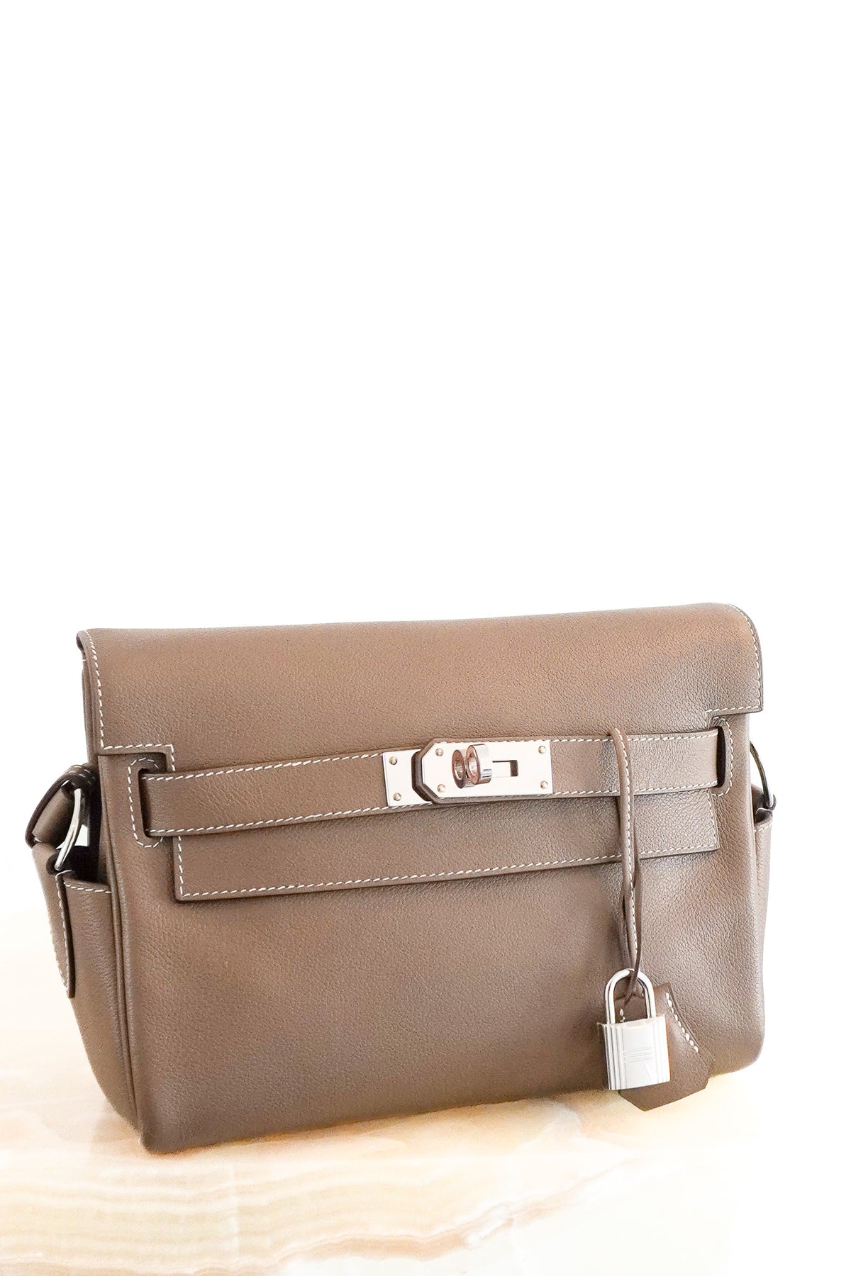 Hermès Kelly Messenger PM Bag in Étoupe Togo Calfskin RRP £9,970 | Authentic Preloved - Reloved Again