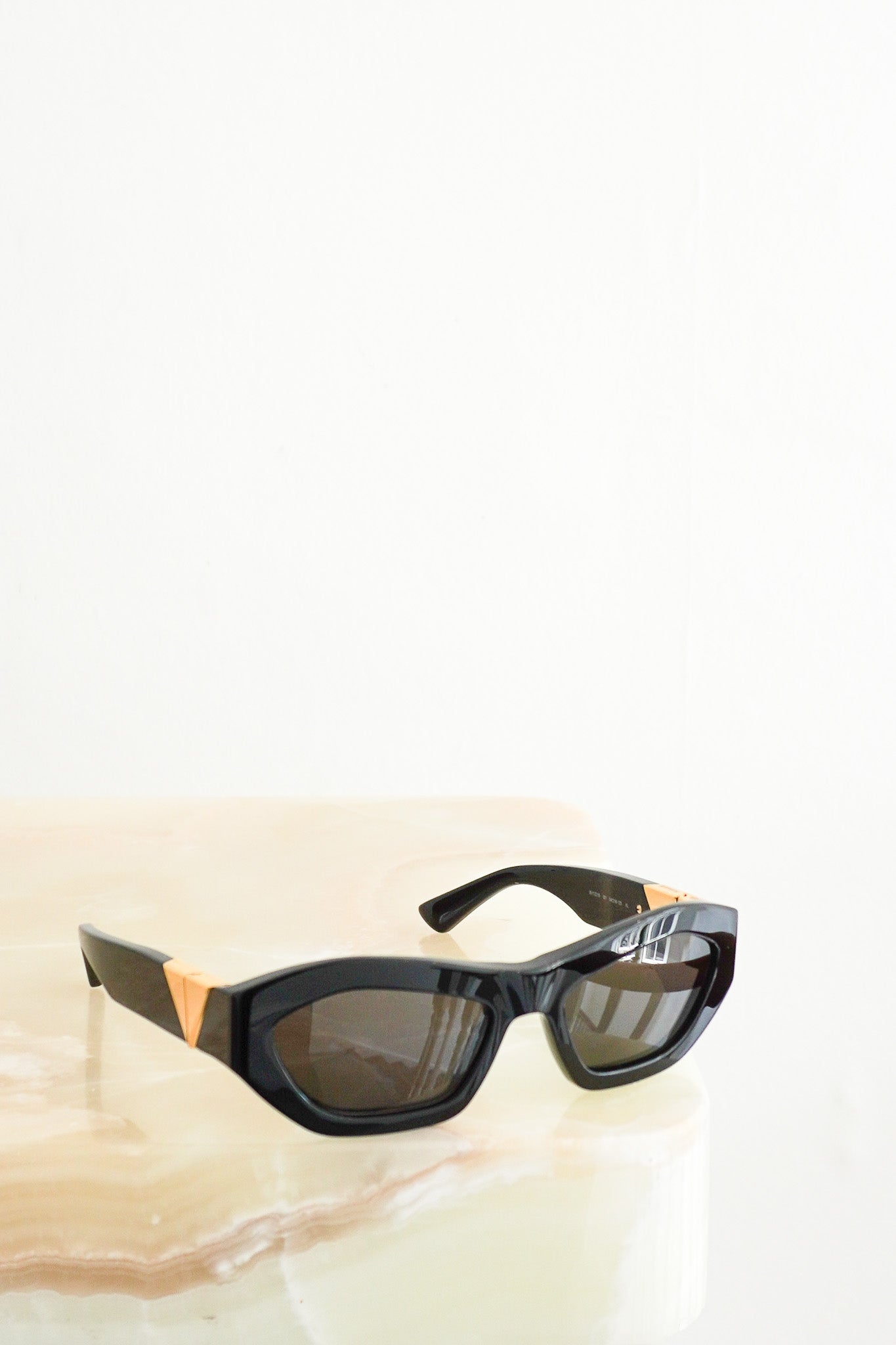 Front image of the Bottega Veneta Sunglasses Chelsea London