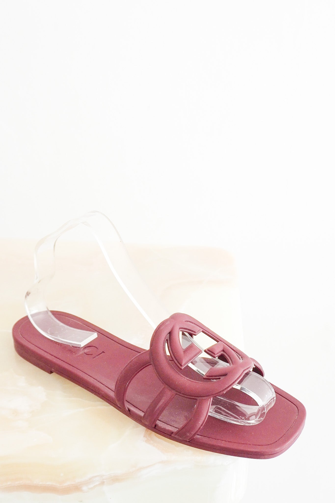 Front image of the Gucci Rubber Interlocking Rosso Ancora Burgundy Slides Chelsea London