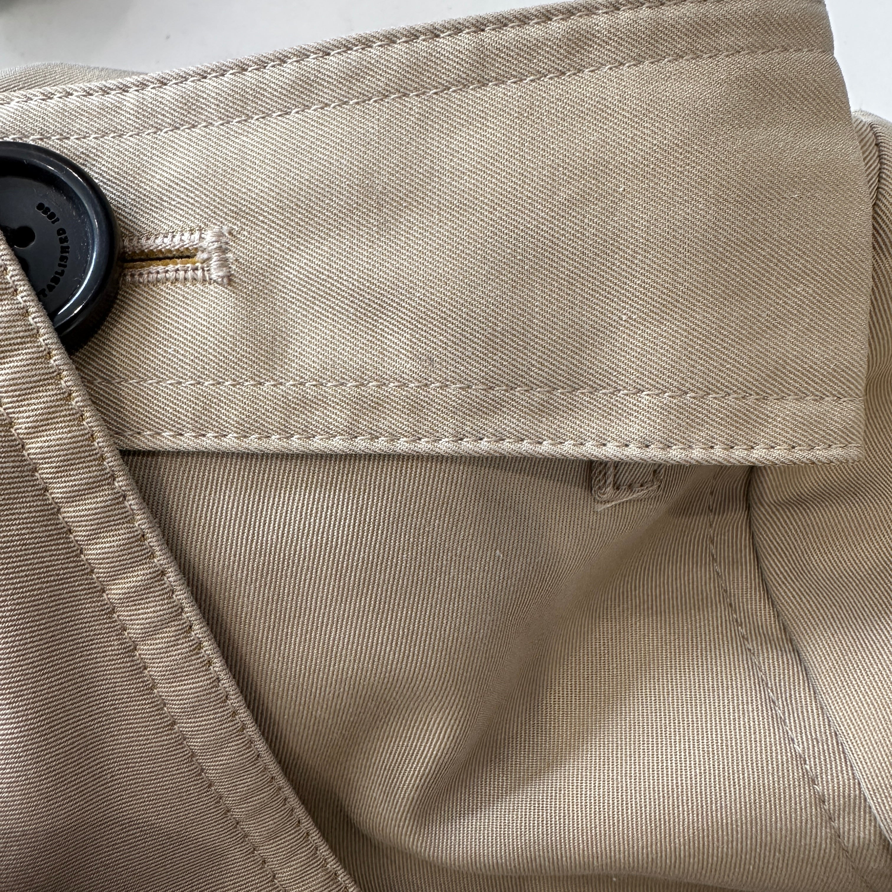 Burberry The Sandringham Medium Beige Cotton Trench Coat (RRP £1890) | Authentic Preloved