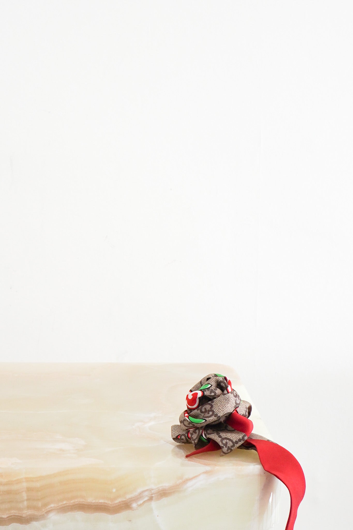 Gucci-Apple-Special-Edition-Brown-Monogram-Twilly-front-picture-chelsa-london