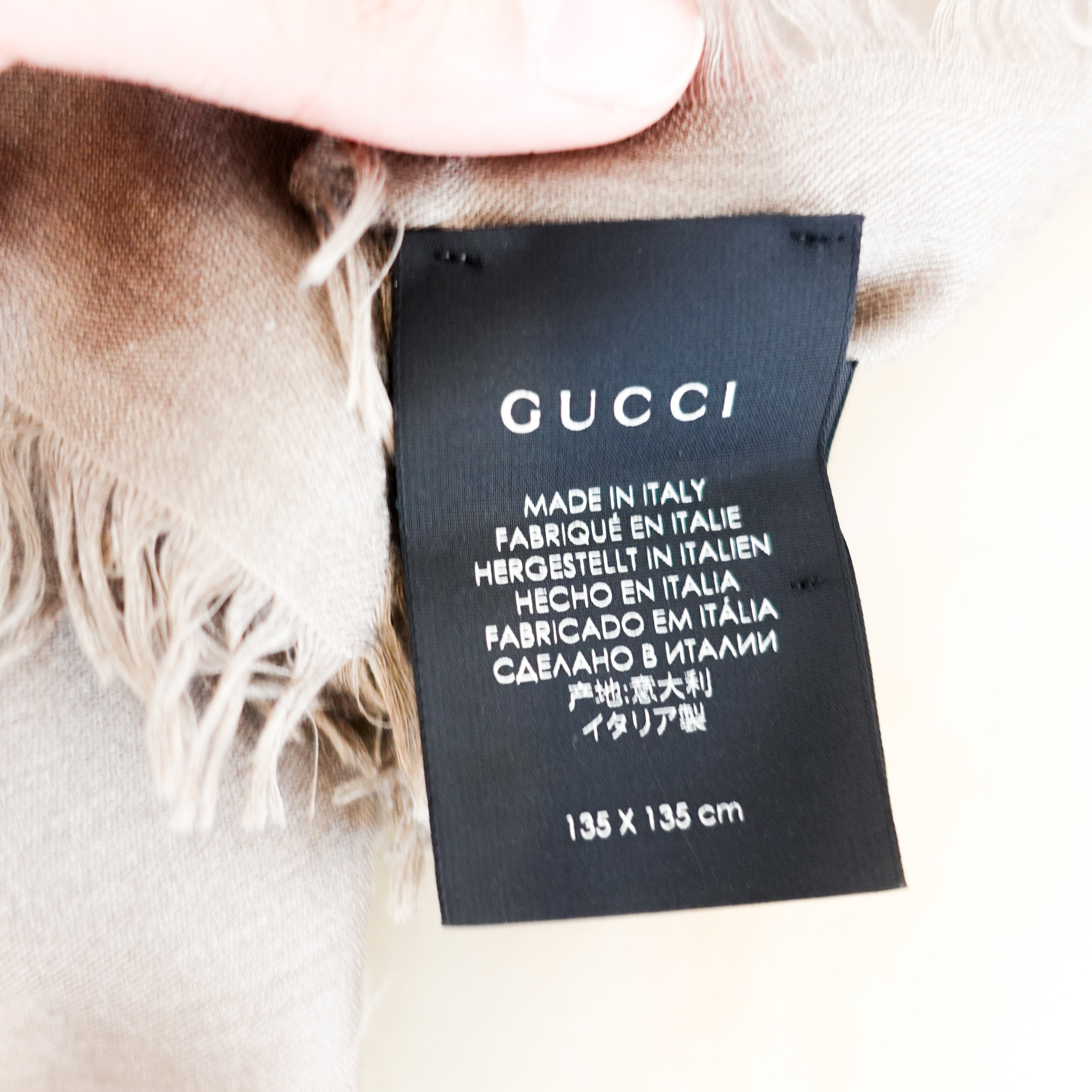 Gucci-GG-Monogram-Scarf-label-picture-Chelsea-london